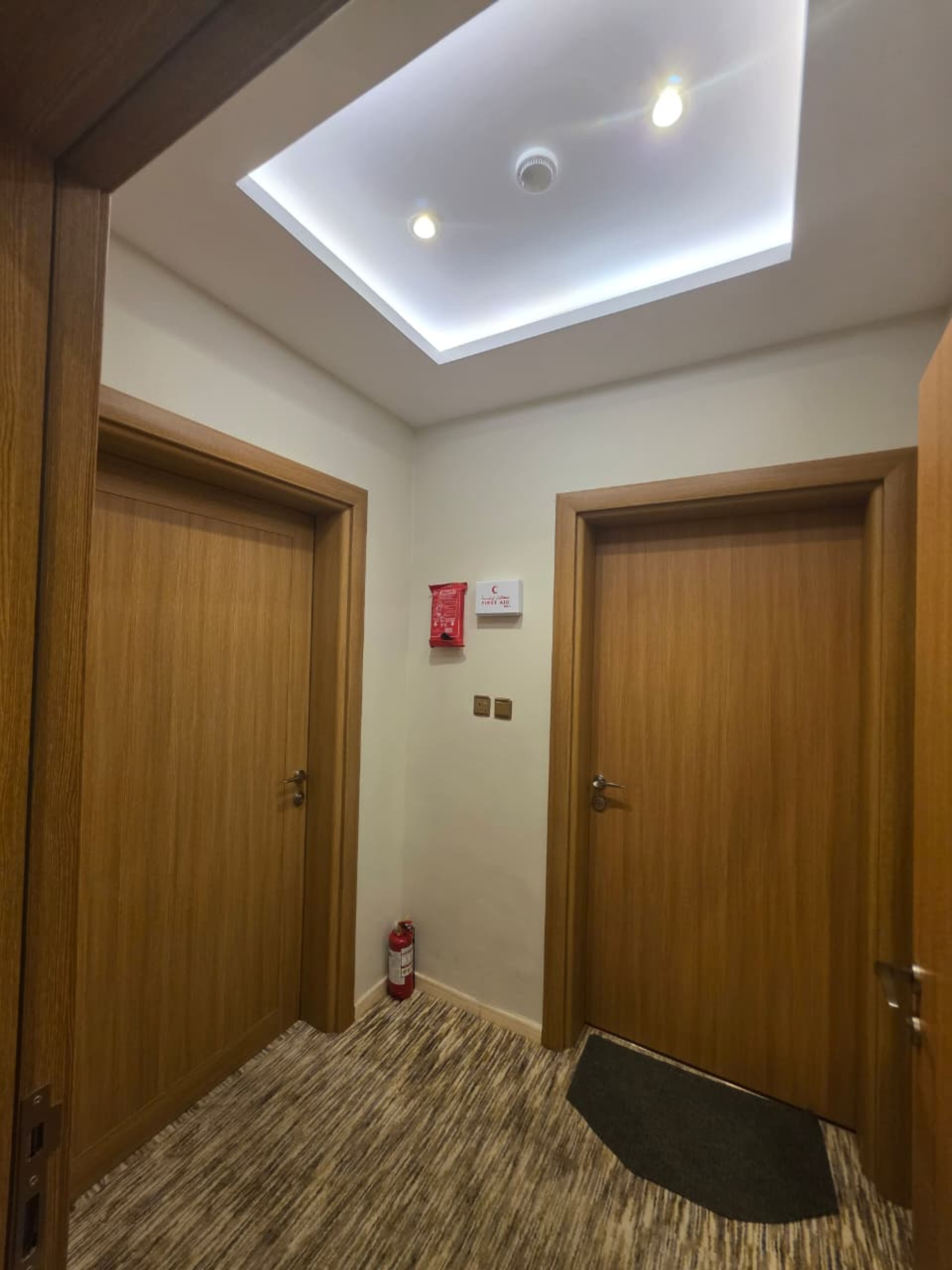 https://img.gathern.co/1400x0/1/-4g2zQvV6dtxvkt0i28-wcpjee2Xx0zz.jpeg