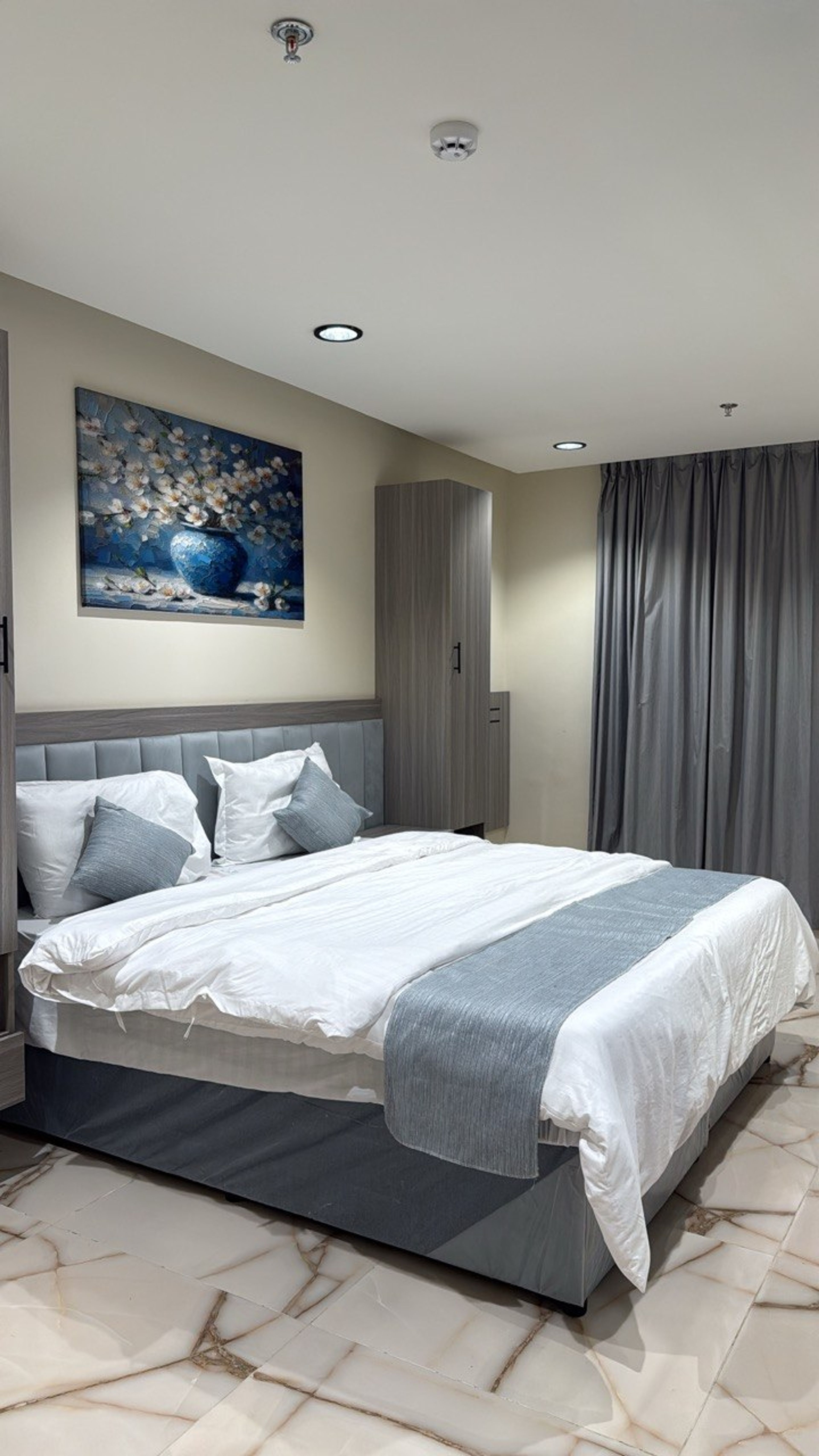 https://img.gathern.co/1024x0/1/-H6pfhiSrsYsI7wO6oKmudbqg5GSg9Qa.jpg