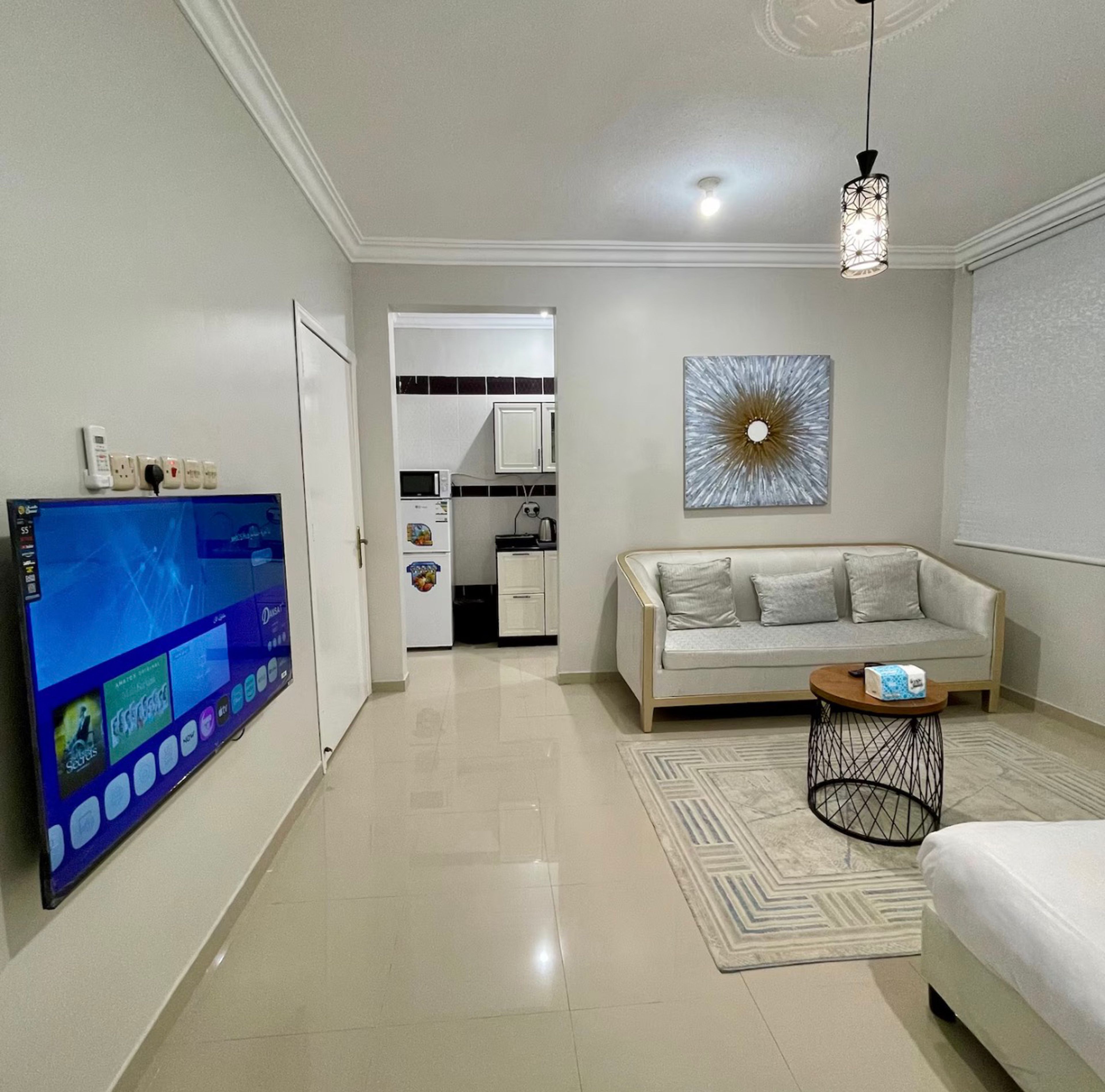 https://img.gathern.co/1400x0/1/-OVs6jT3uRBXk5384nH2LAXe9BeqGClO.jpg