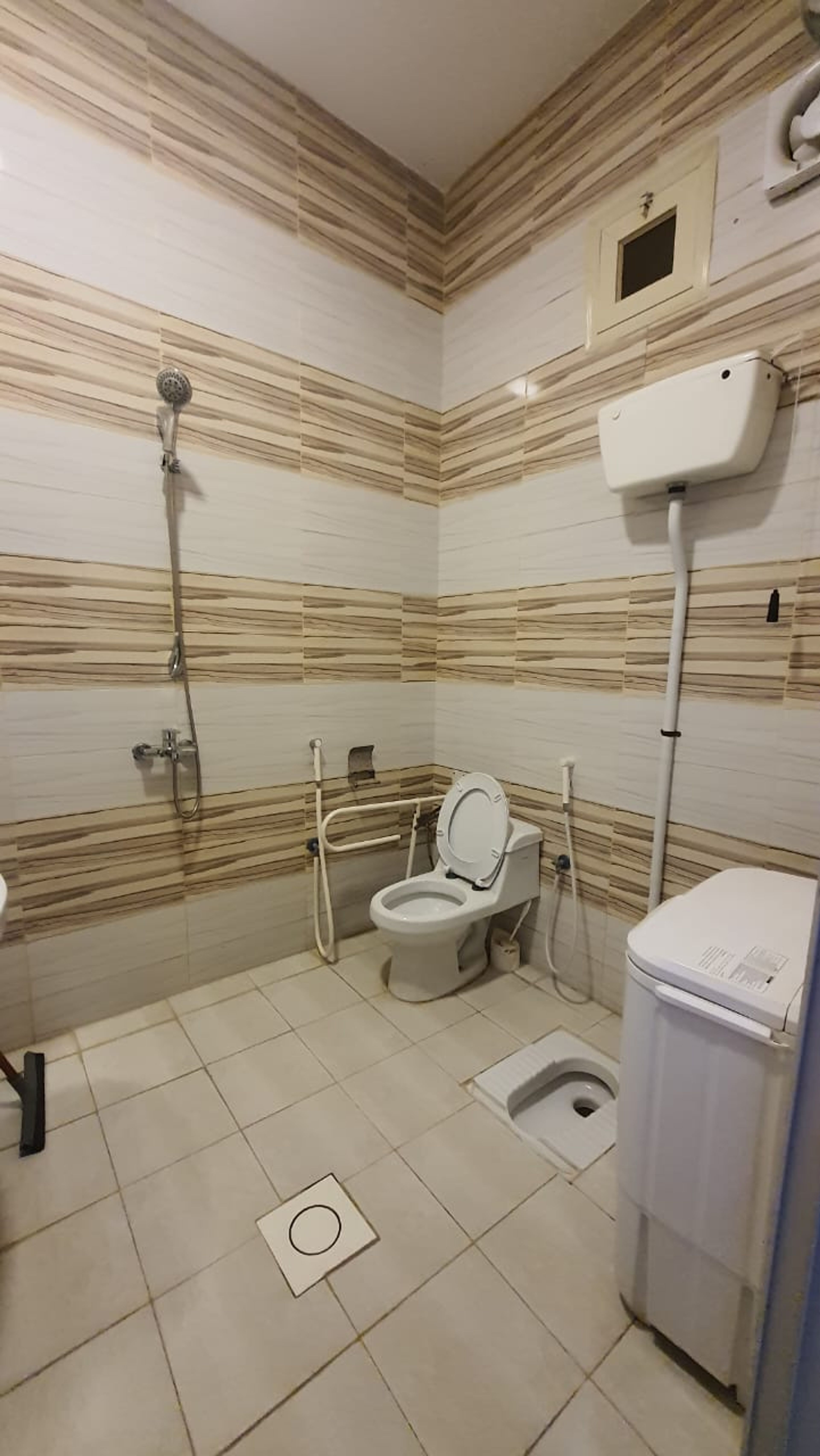 https://img.gathern.co/1024x0/1/-ZMMnZUl86TRjYgIFhgwTysuCqxE1dHS.jpeg