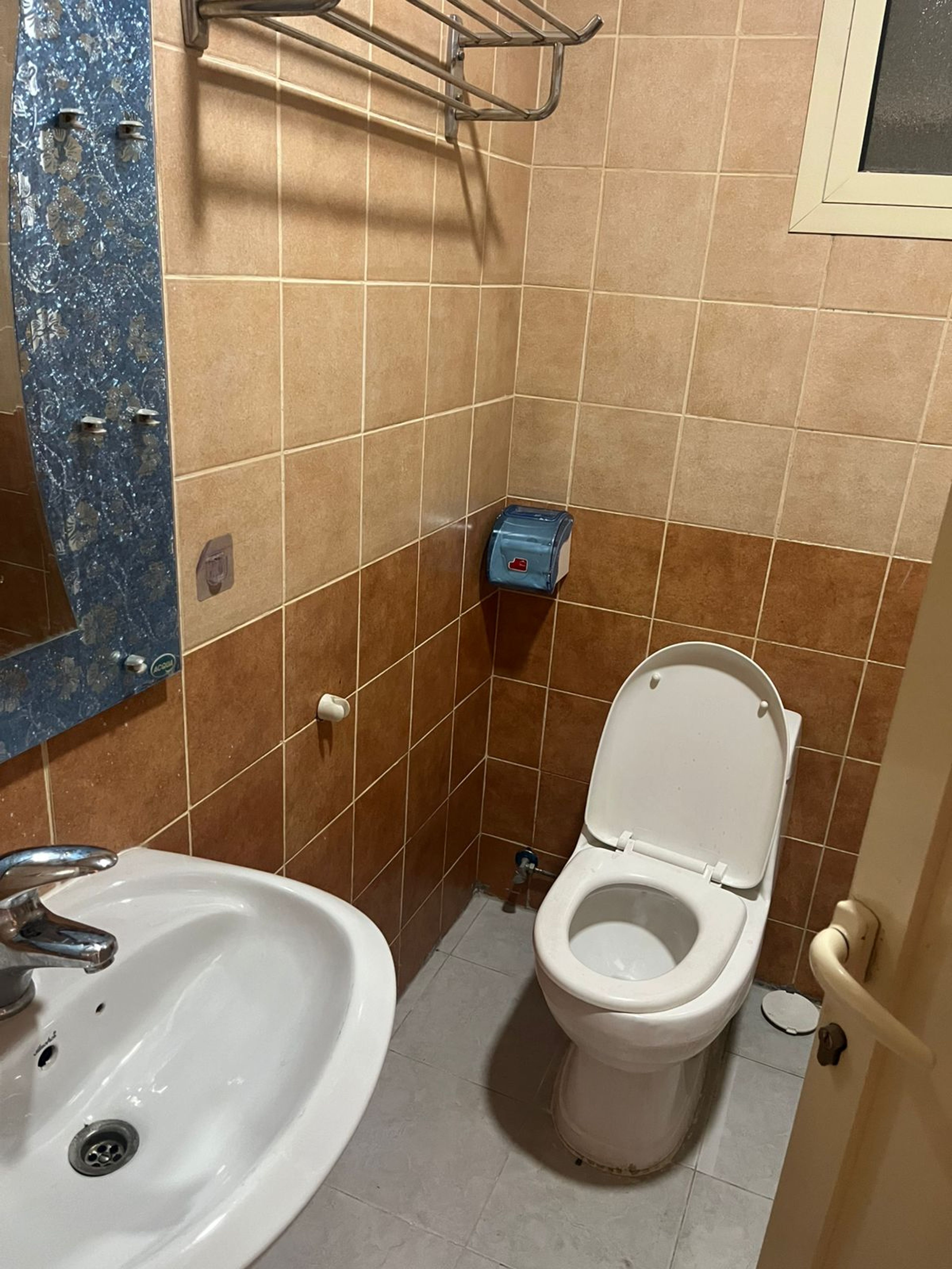 https://img.gathern.co/1400x0/1/-ZkmWMSqX0UAz-15C7YOdKz-dw_Jip6E.jpeg