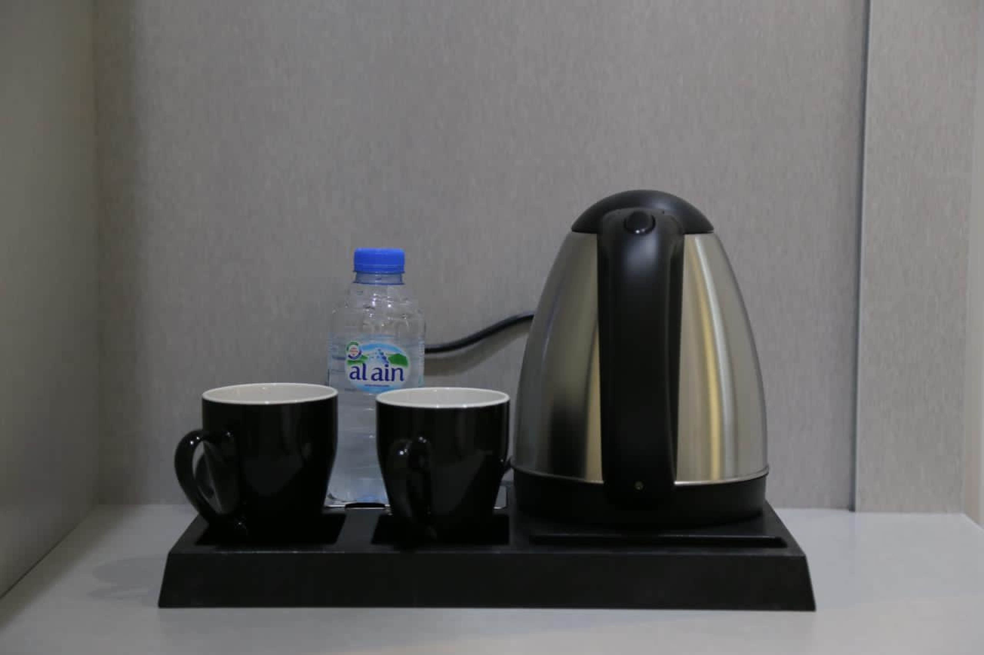 https://img.gathern.co/1400x0/1/-or5EUVPix9q9qxJ2_GNa142Me6pPtz9.jpg