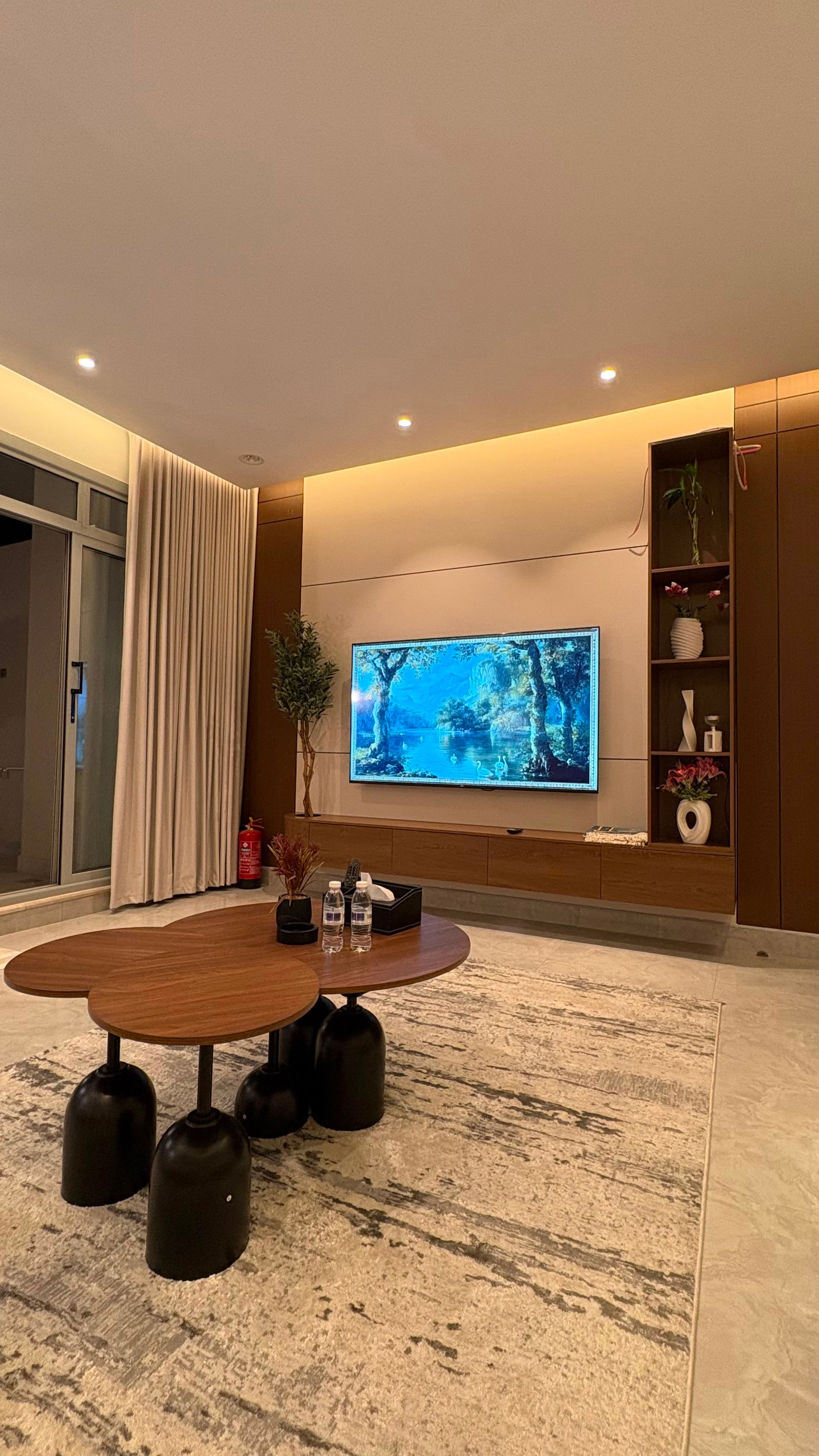 https://img.gathern.co/1024x0/1/-tT7eXcVFRrk93C0eH0Nx2kvYtT8B4jg.jpg