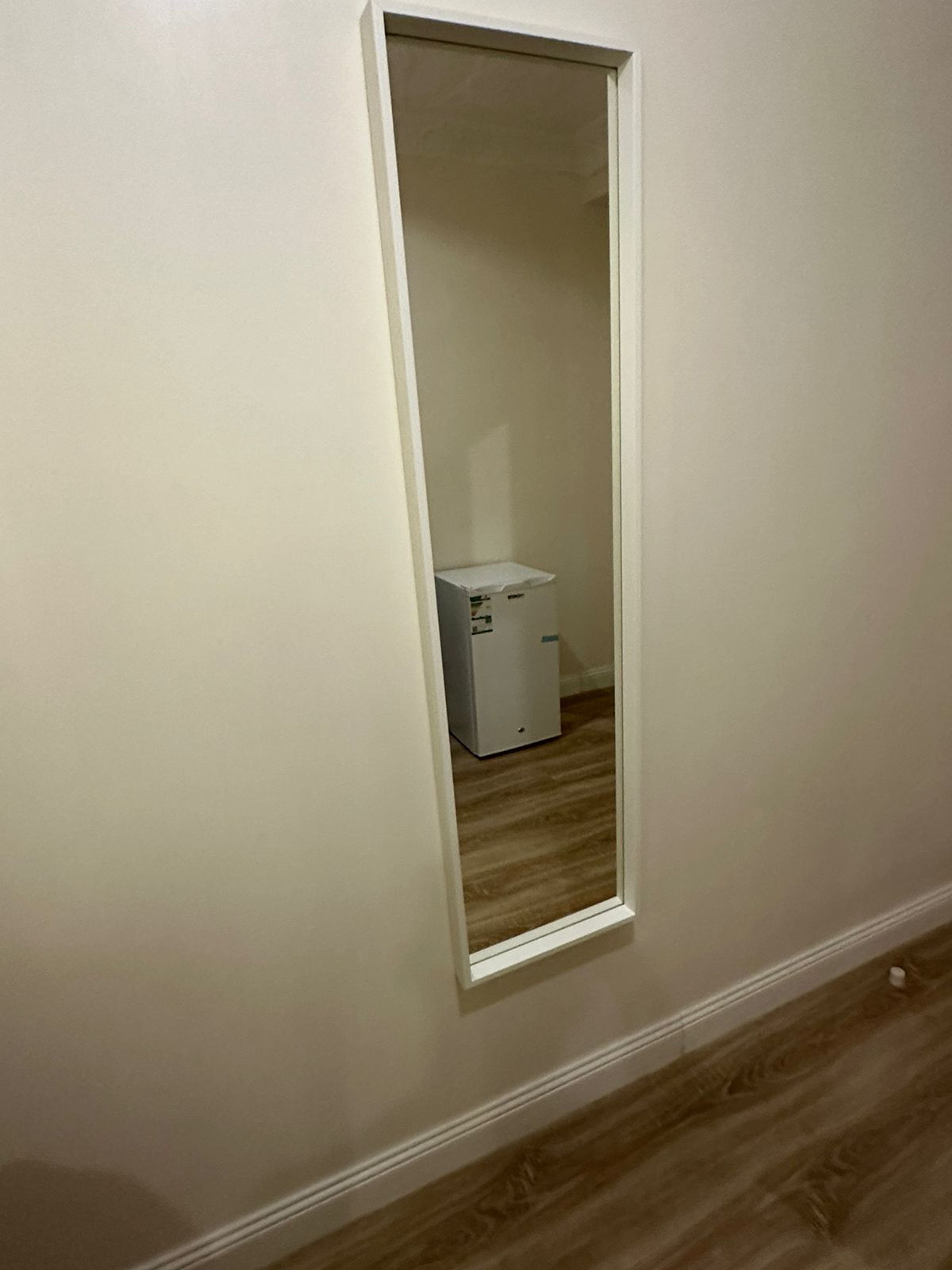 https://img.gathern.co/1400x0/1/08SWUfEJD1uOHzsHKQqThUU5yZhb0ULG.jpeg