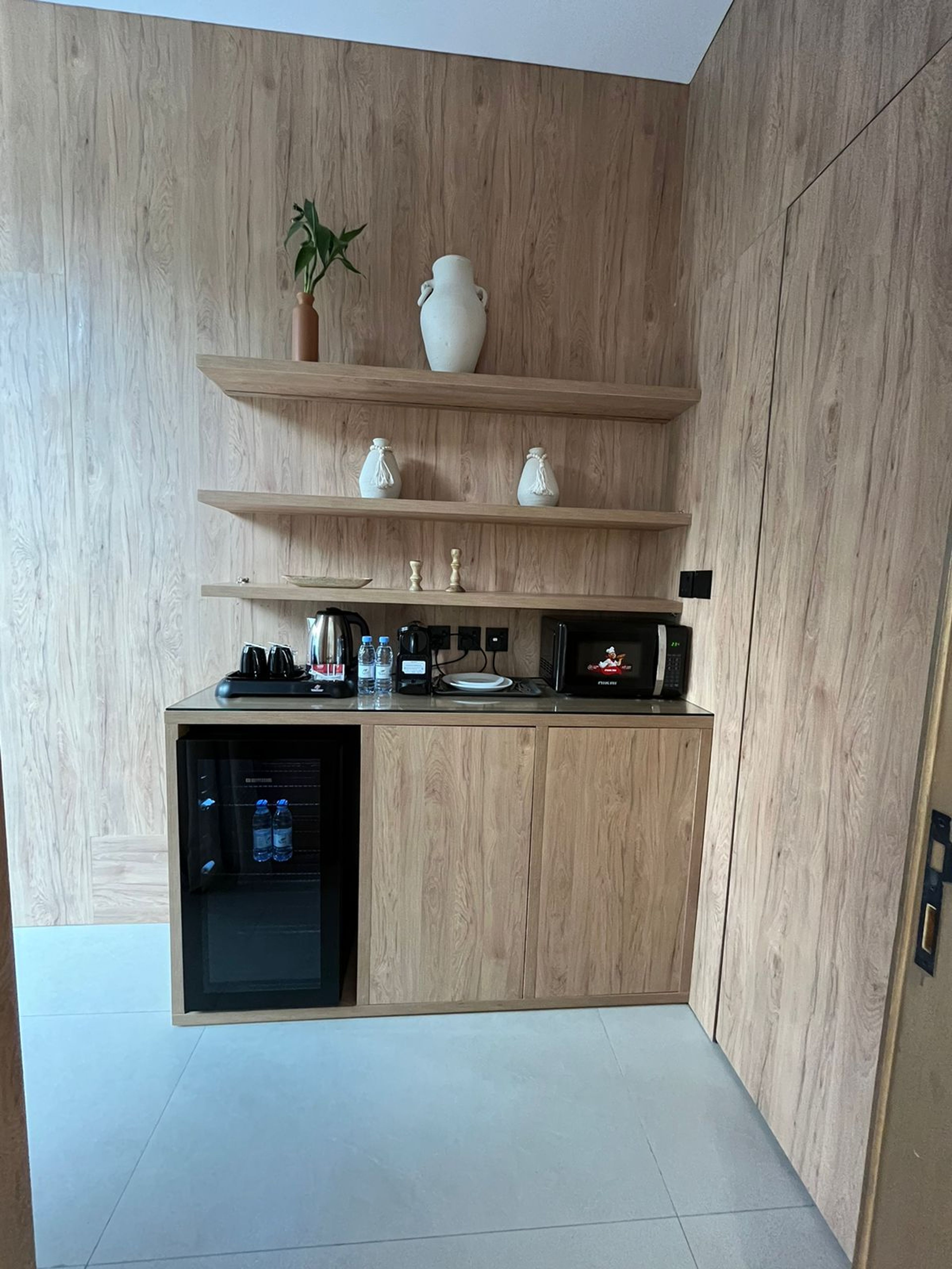 https://img.gathern.co/1400x0/1/0CavKa5ofputYHSDZVlwtJydw97XhLTV.jpg