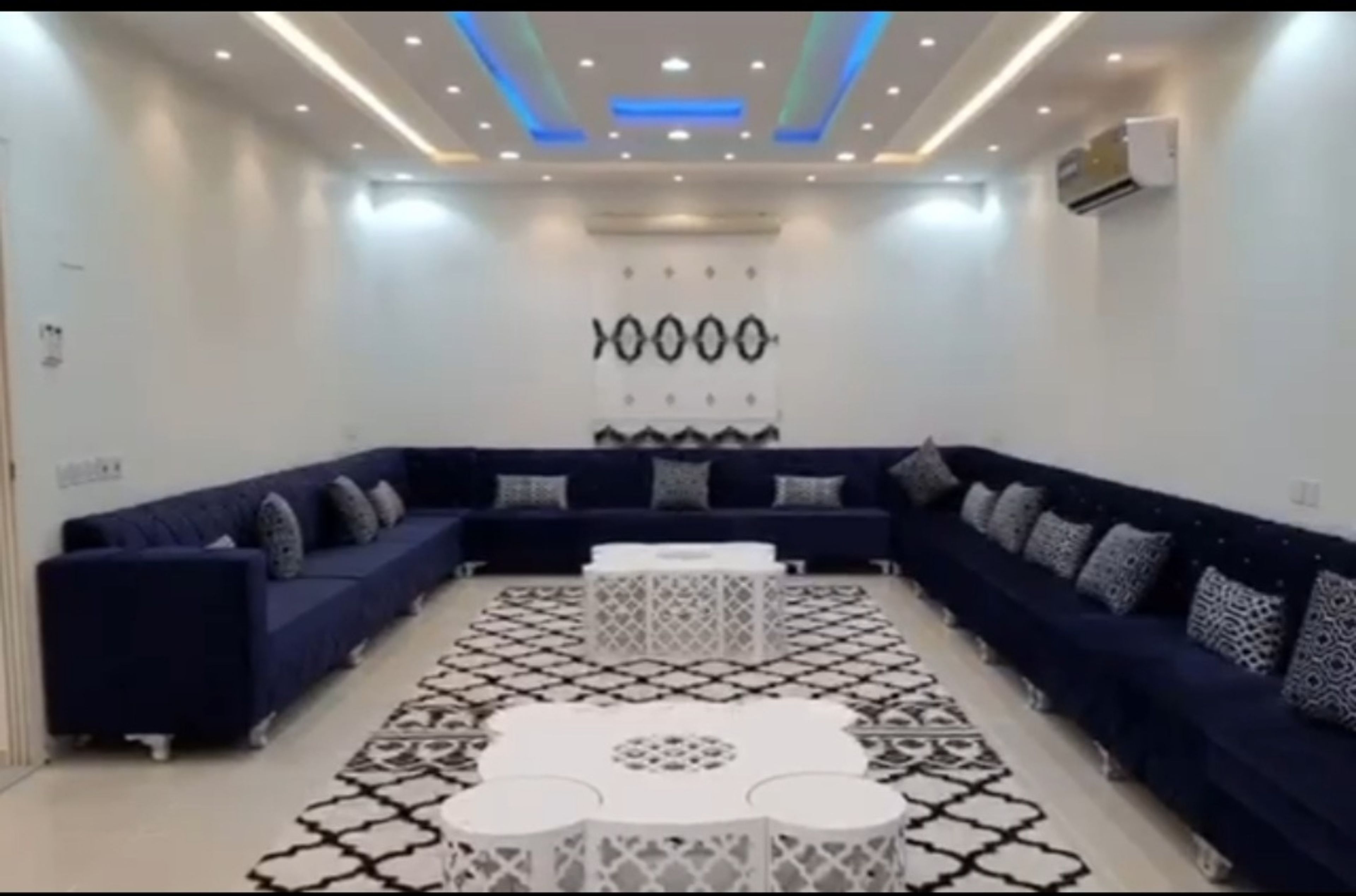 https://img.gathern.co/1024x0/1/0HDWtQ6uGckYS00KYkySWccXF-nrbuZI.jpeg