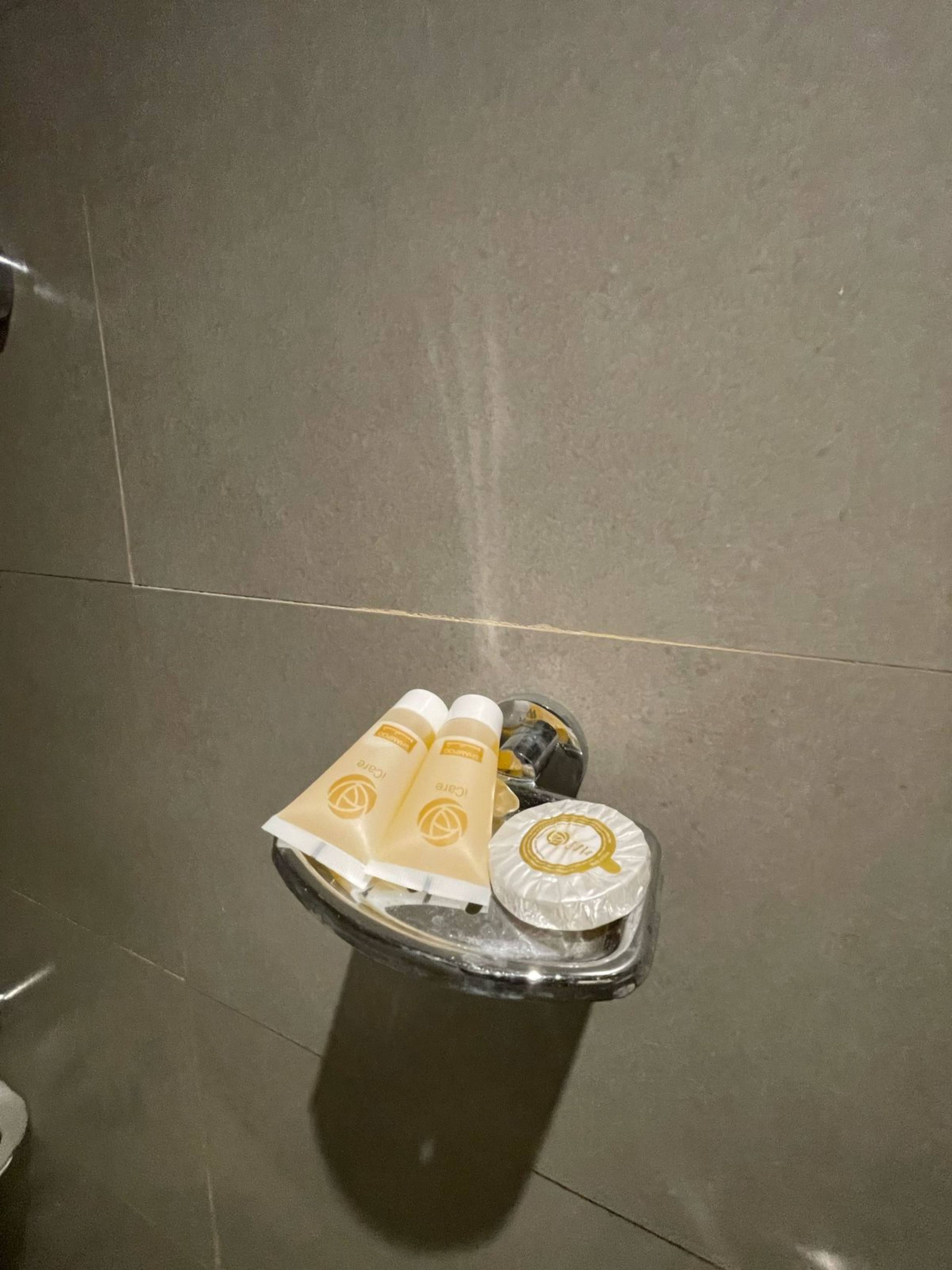 https://img.gathern.co/1400x0/1/0HpfXsQPOA_1-99XOn-Eqd93jwE84QyR.jpg