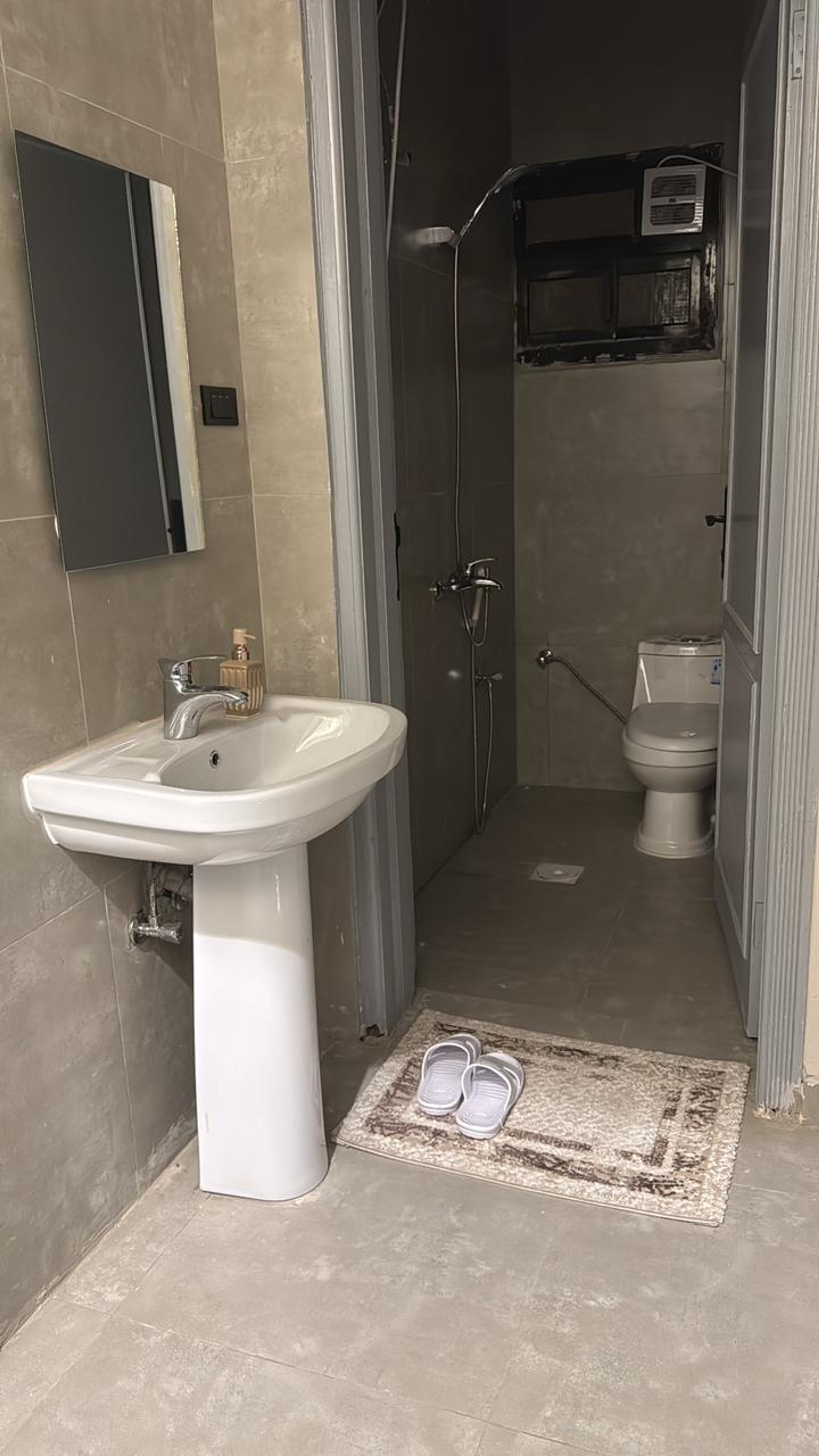 https://img.gathern.co/1400x0/1/0eqoYx4ybEfevlCFY4rBjnSMV171N5Ss.jpeg