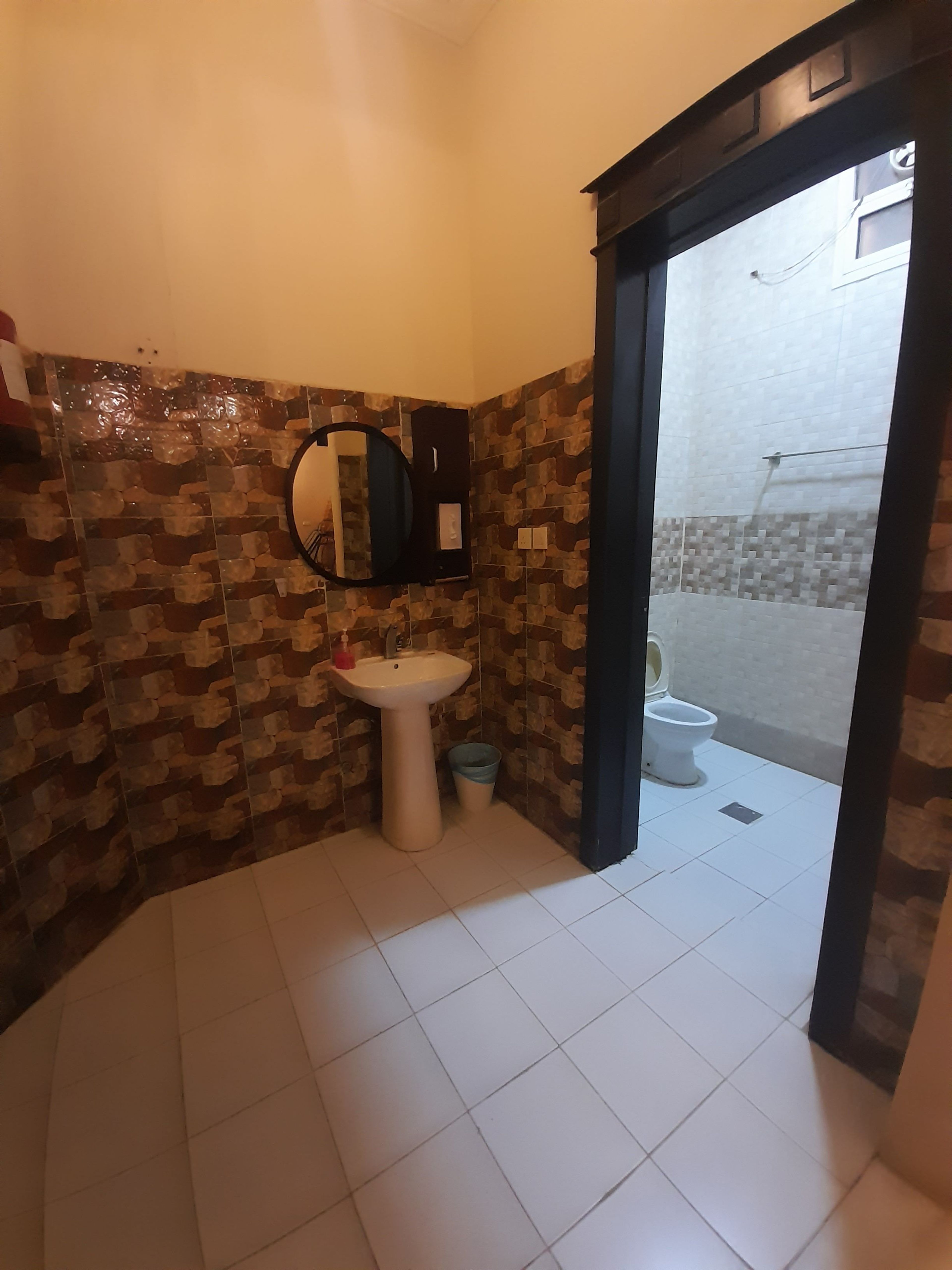 https://img.gathern.co/1400x0/1/1730106094_d4PqPQL8INkdvOh62WYysRX5F-92JaUo.jpg