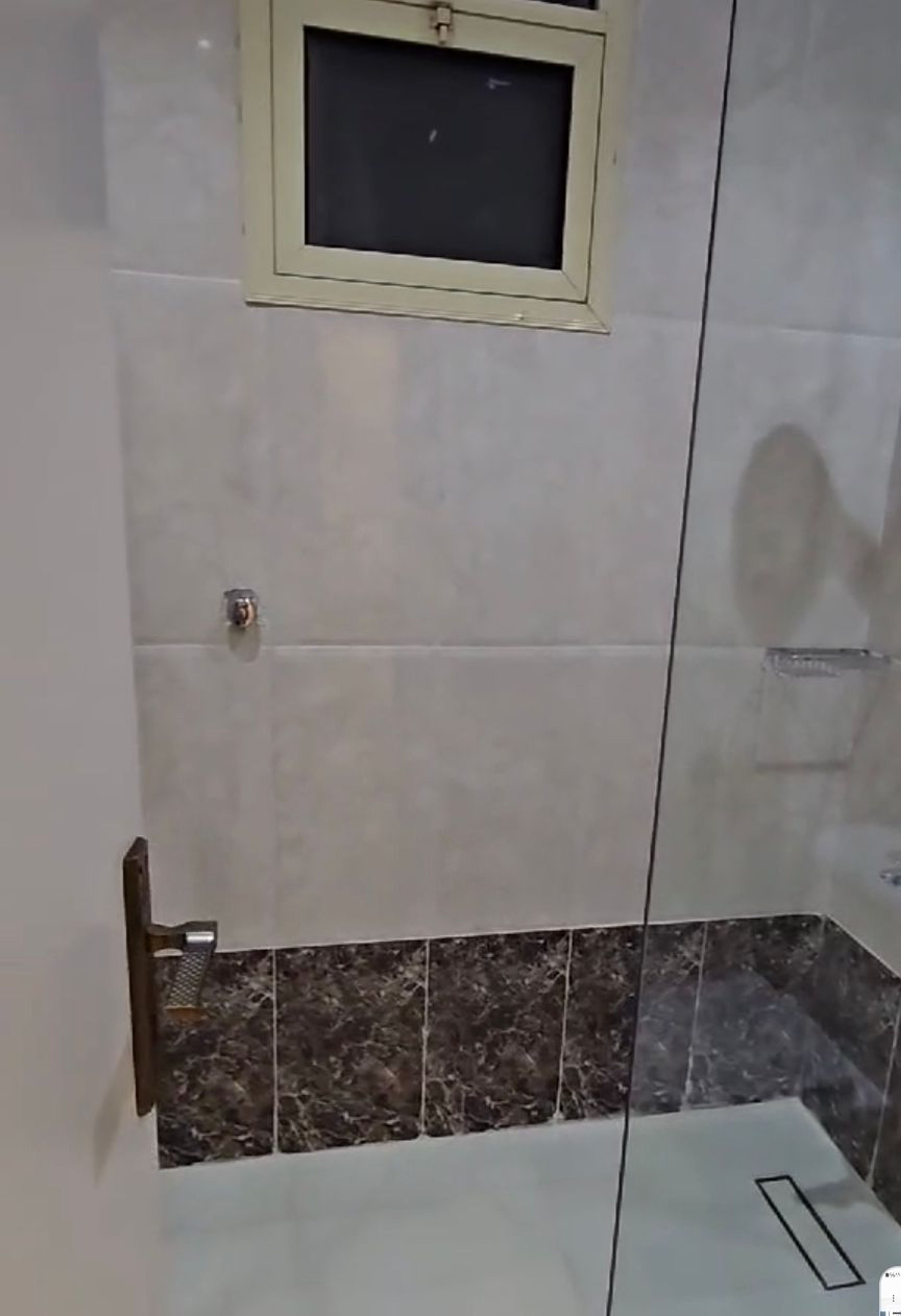 https://img.gathern.co/1400x0/1/1733396155_zpSu8yBVTblaMhelQe5NDCTdy7j2G-x-.jpg