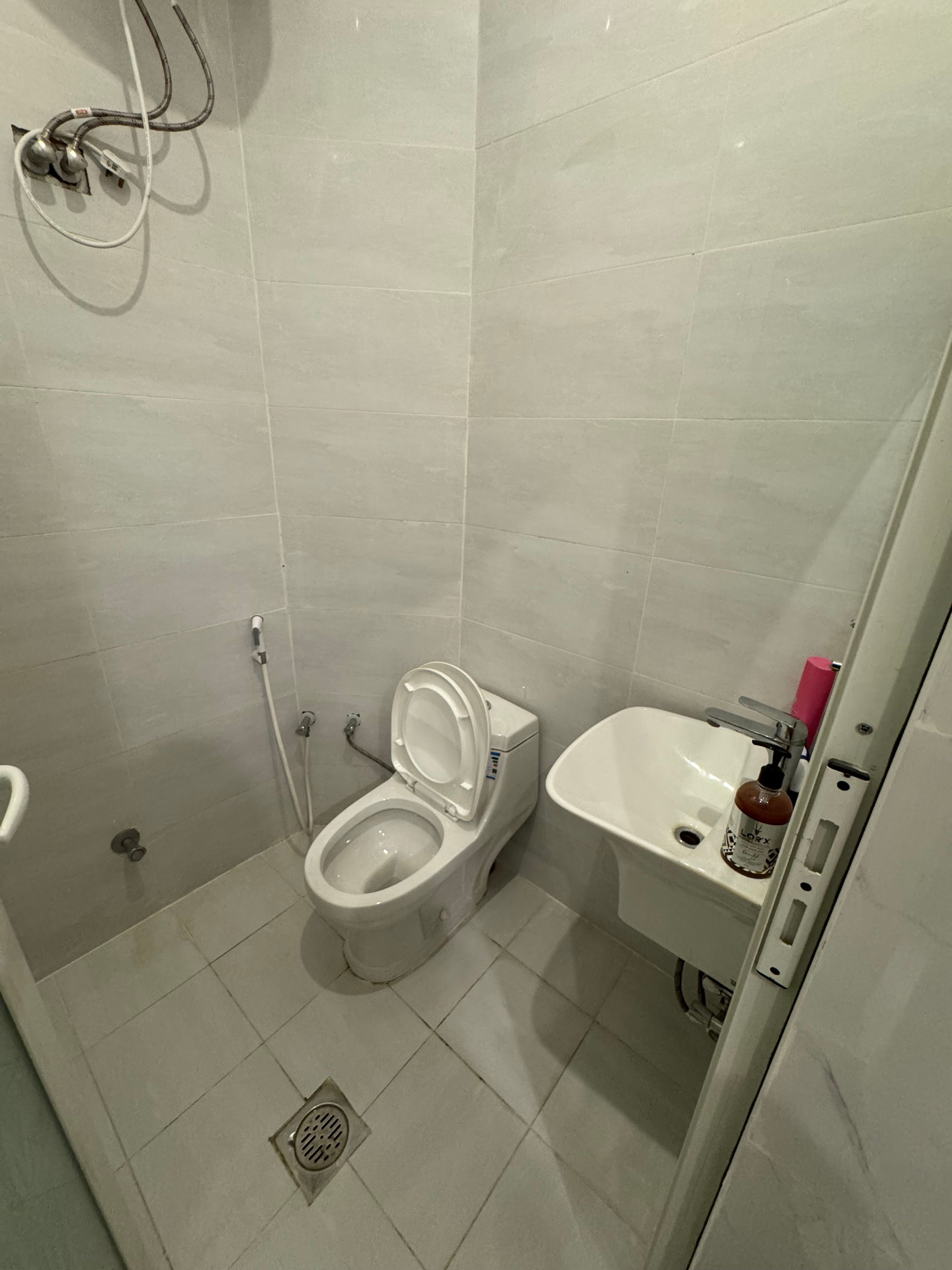 https://img.gathern.co/1400x0/1/1751621677_vcAny2seDWryJhKxY2NaSUMxQ1C7bUCA.jpeg