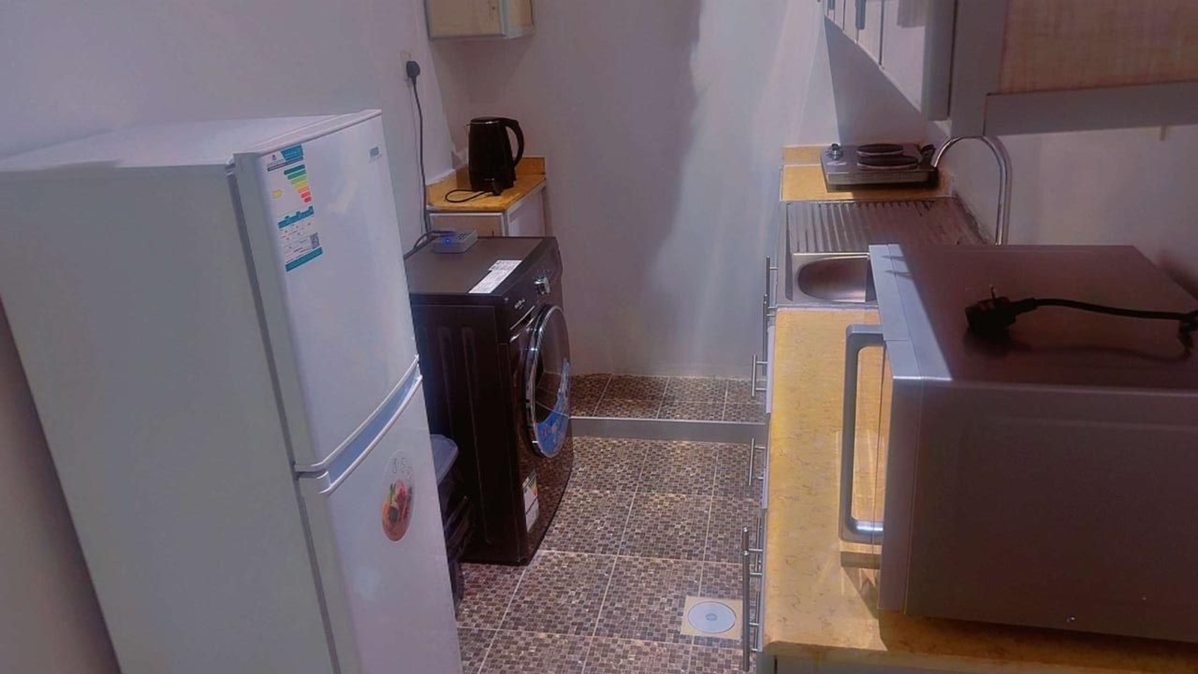 https://img.gathern.co/1400x0/1/1754730424_pvX_ZVrCEWLDq5iJtjtY8UAv-1cPp0dR.jpeg