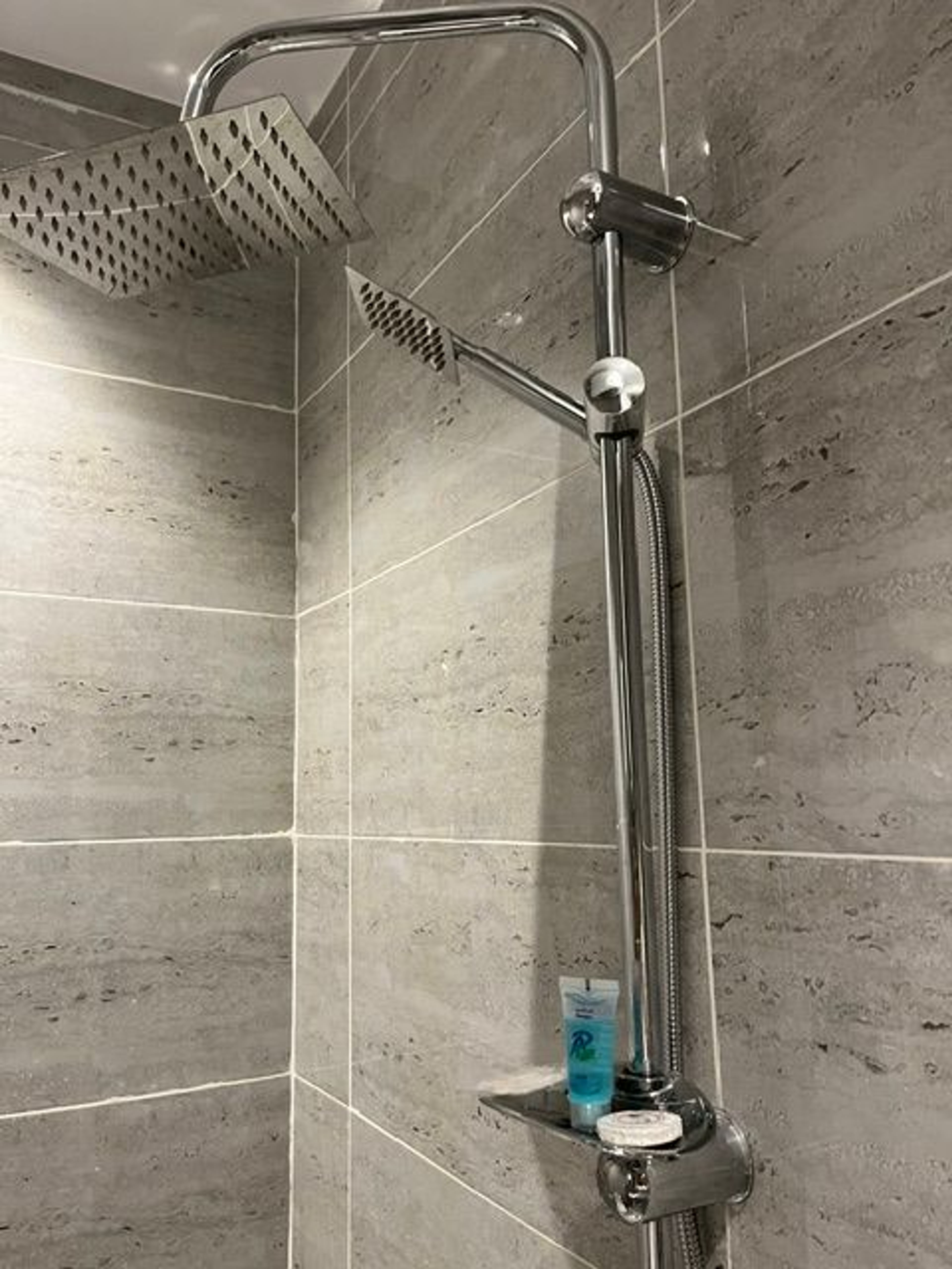 https://img.gathern.co/1400x0/1/1757587177__vLvxjt2tp-tJPnOGWrVrykhTVQ3Zu22.jpeg