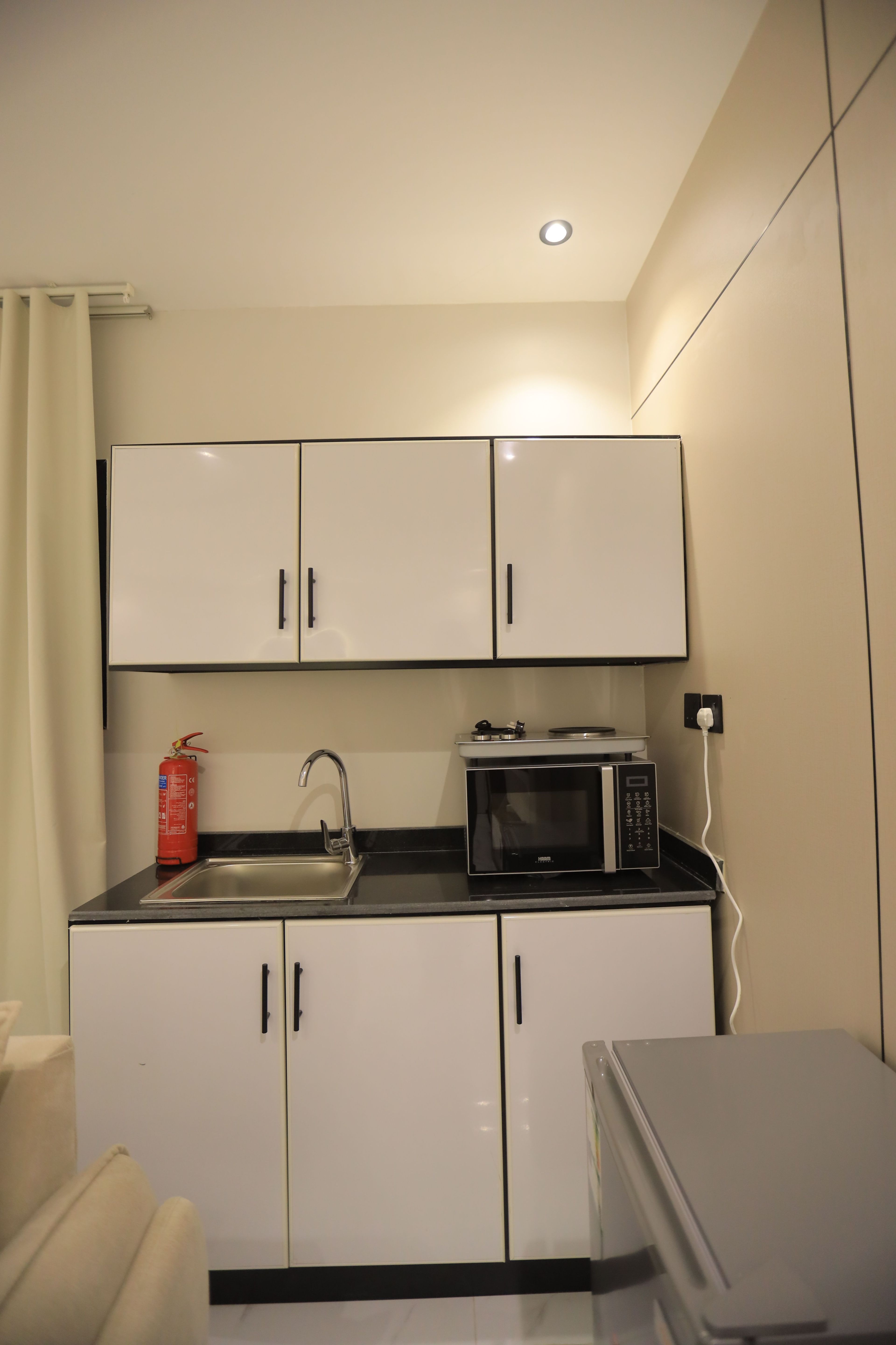 https://img.gathern.co/1400x0/1/1758024638_czHVbHsJ9RBc1PHkfoJzZ-T9rk35rqtq.jpg