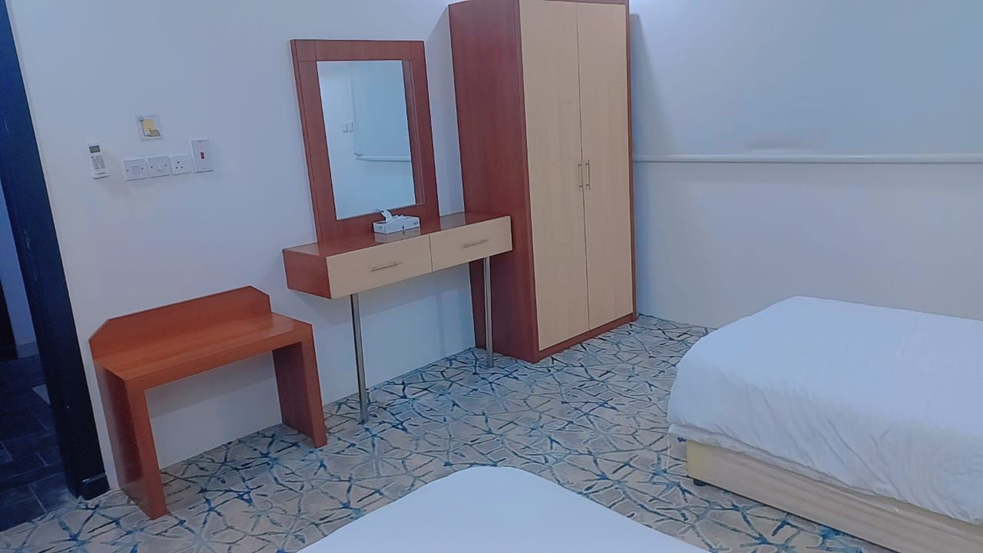 https://img.gathern.co/1400x0/1/1763043828_Or4arktKEiQ__V3yYykVuEi1IXqP_7LS.jpg