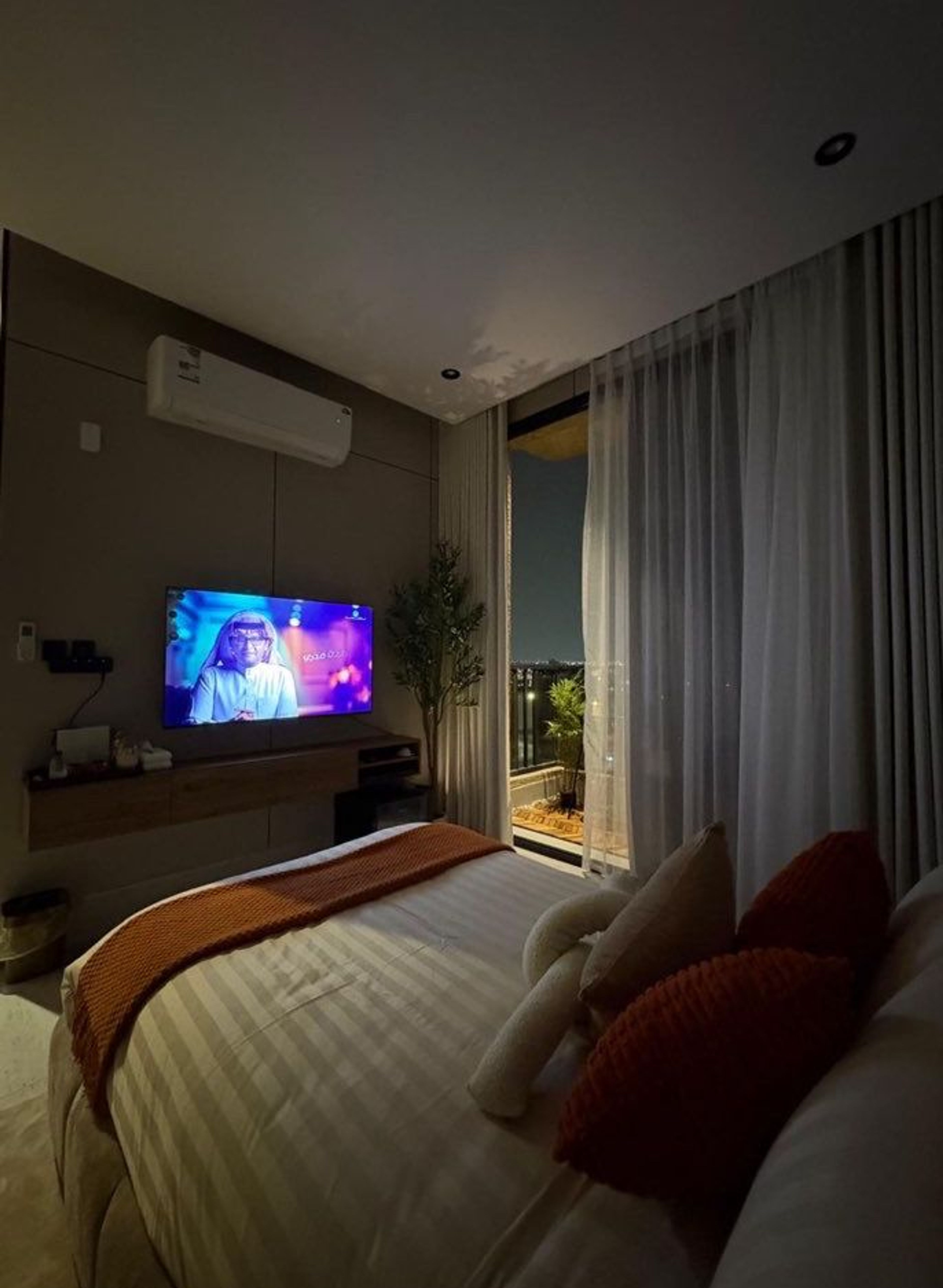 https://img.gathern.co/1400x0/1/1771919948_1uXcwIl1VvZUtw0Tx26S_aRedjgU2AM4.jpg