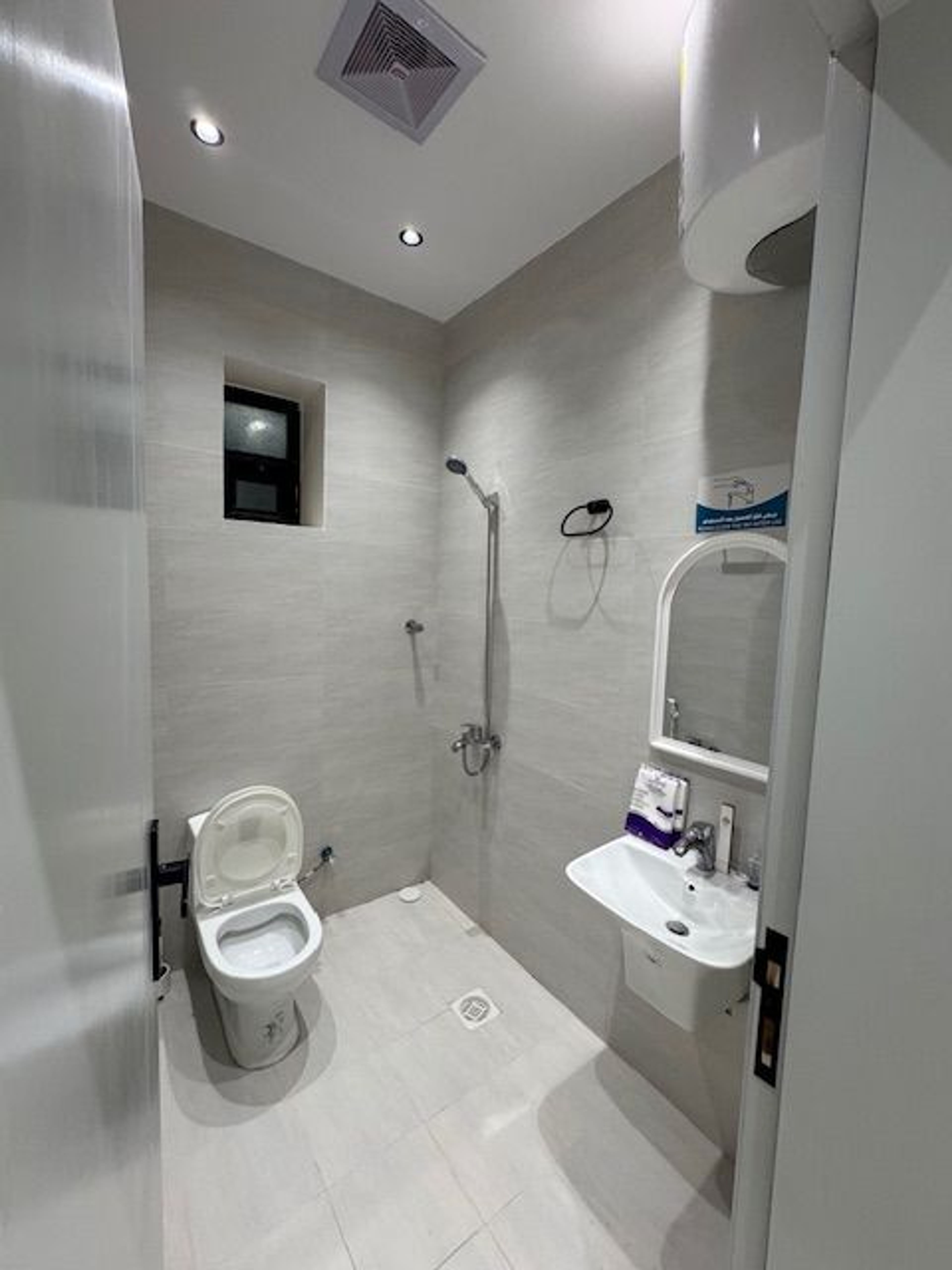 https://img.gathern.co/1400x0/1/1772044282_7eV_8jBosyNiVANRAyMGAJLi6crfkxex.jpeg