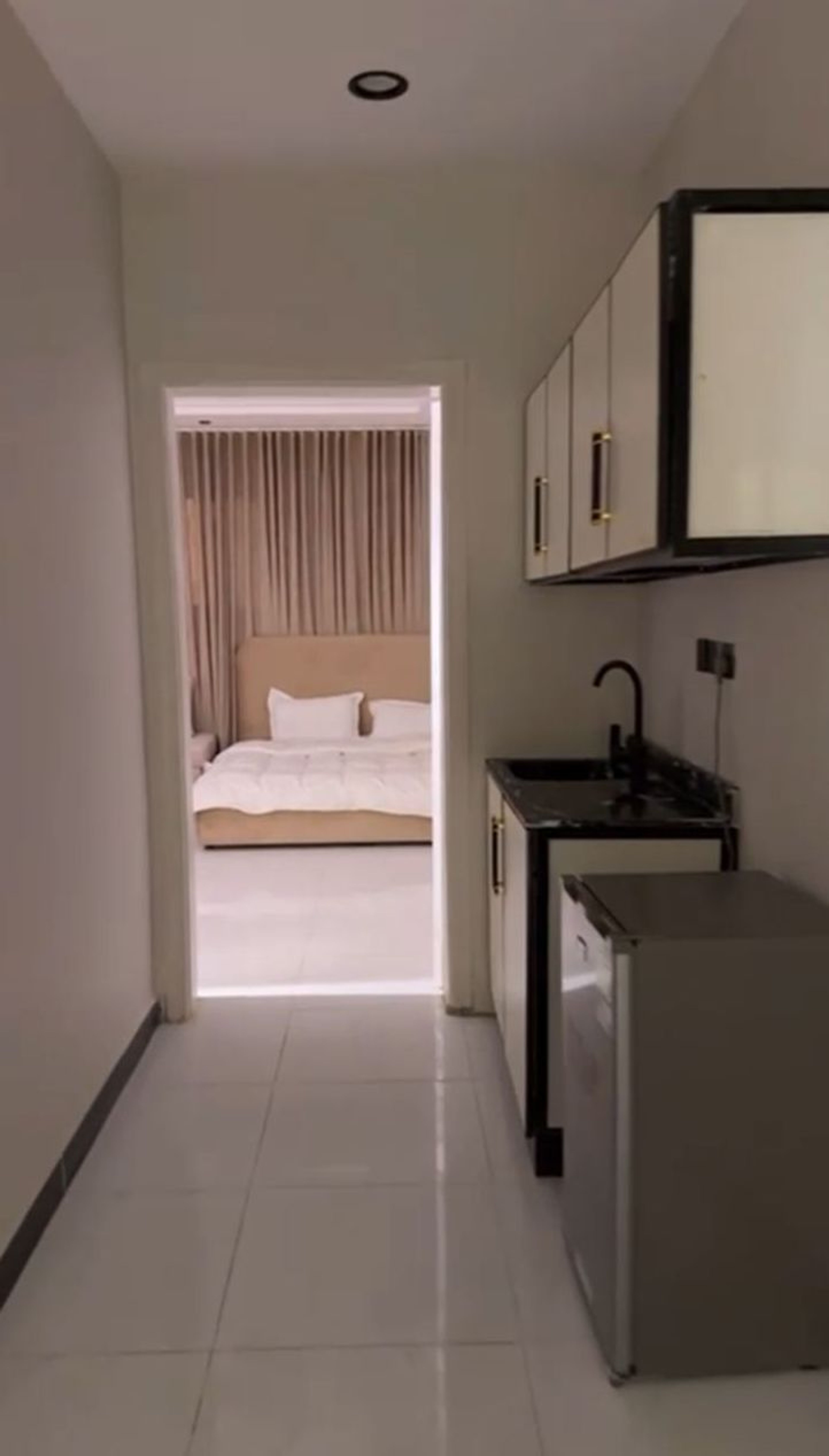 https://img.gathern.co/1400x0/1/1775461807_-nRMK8ni1vussaTAamGSiSDXBUnqHjVE.jpeg