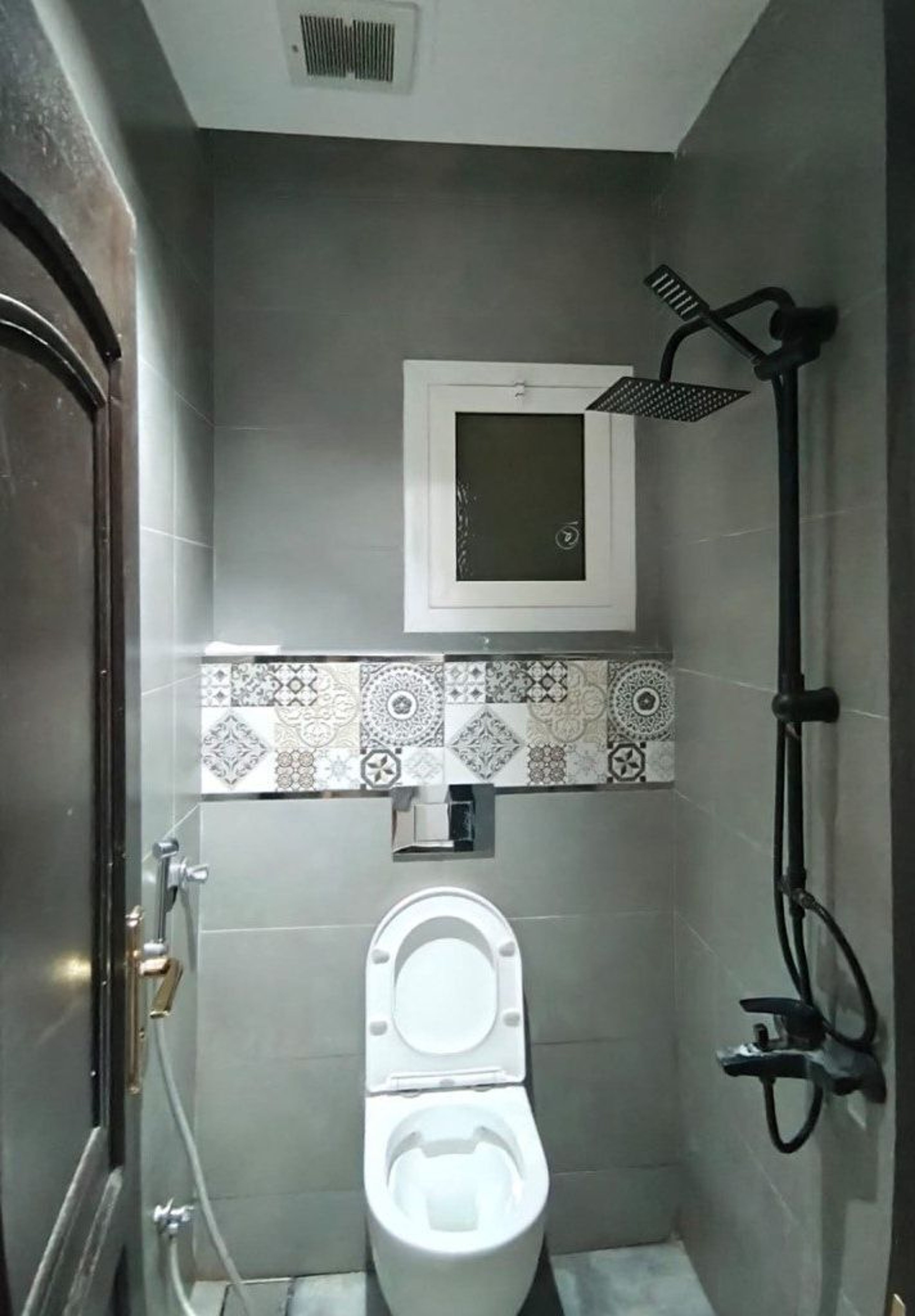 https://img.gathern.co/1400x0/1/1780062004_i2IMC4rvmf1a7rrkfZ8qb3AbXwGPzIdK.jpg