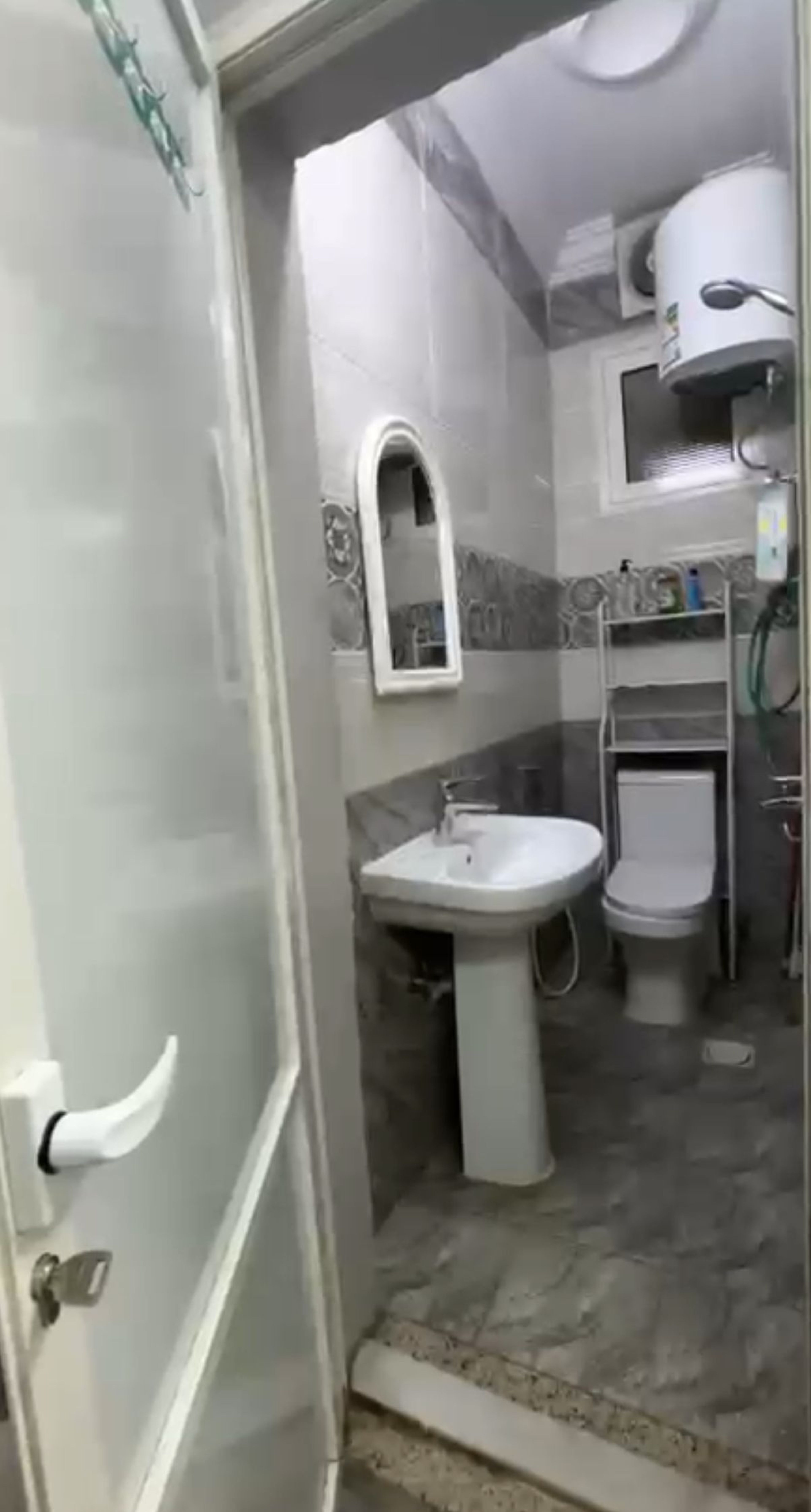https://img.gathern.co/1024x0/1/1784101059_Fukbjiz5DoEwu273DNtcV1G7ePxaLbiw.jpg