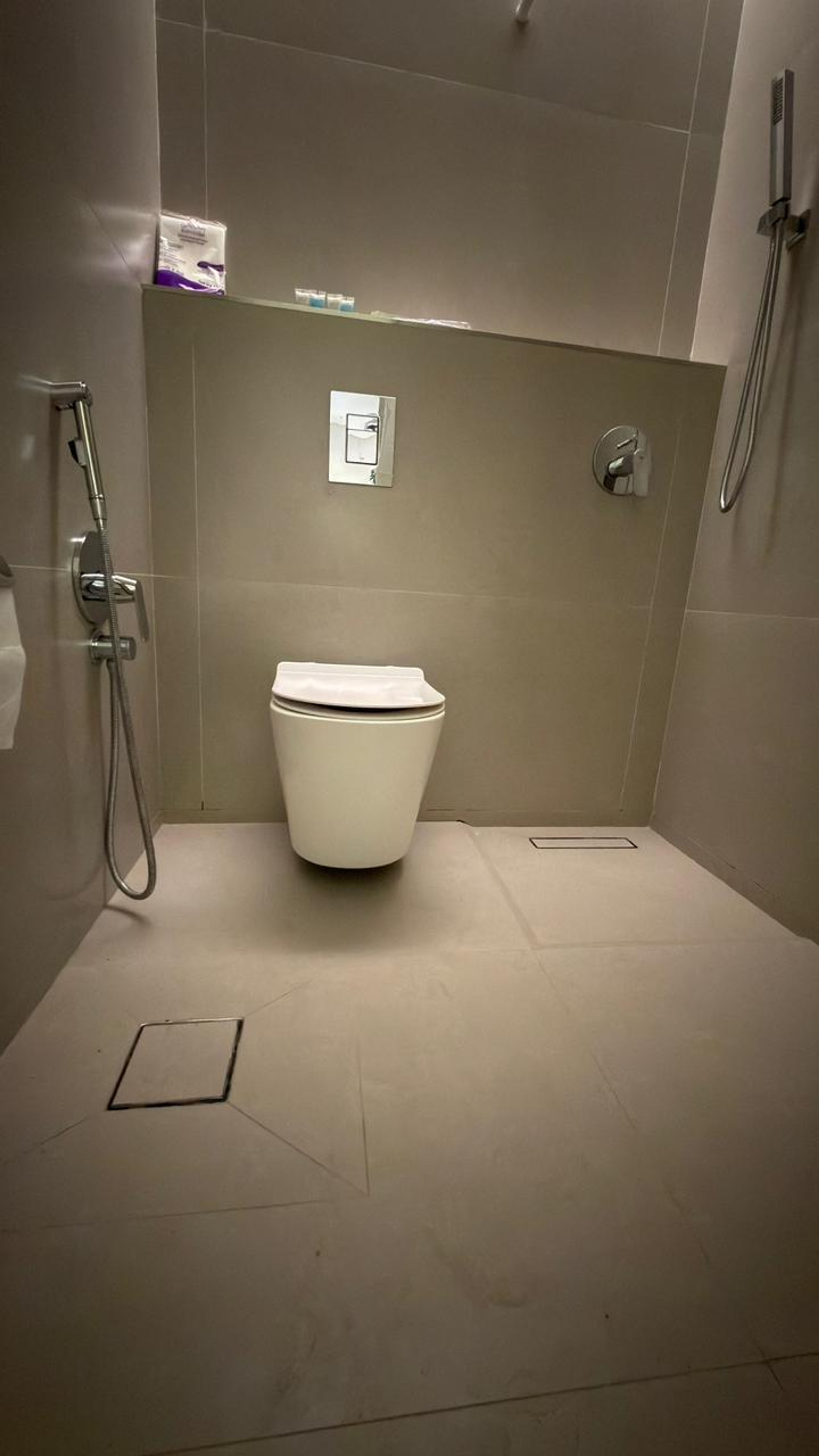 https://img.gathern.co/1400x0/1/17sPvSvrZQe2brtWTvtCx0ai3pEpHIHS.jpg