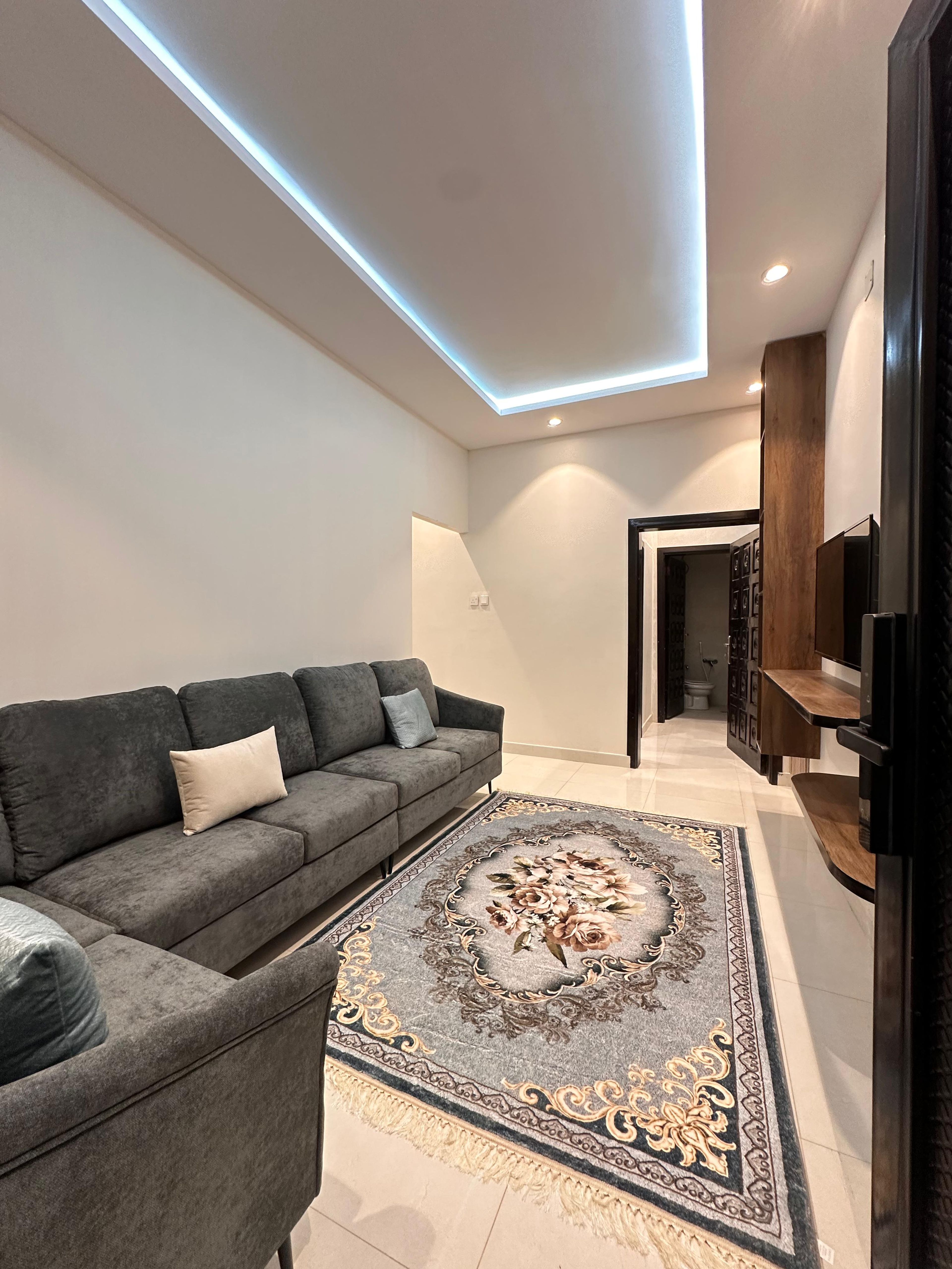https://img.gathern.co/1400x0/1/1Jday7S-ngkSIMx06VgDZS7_gdL7qtxX.jpeg