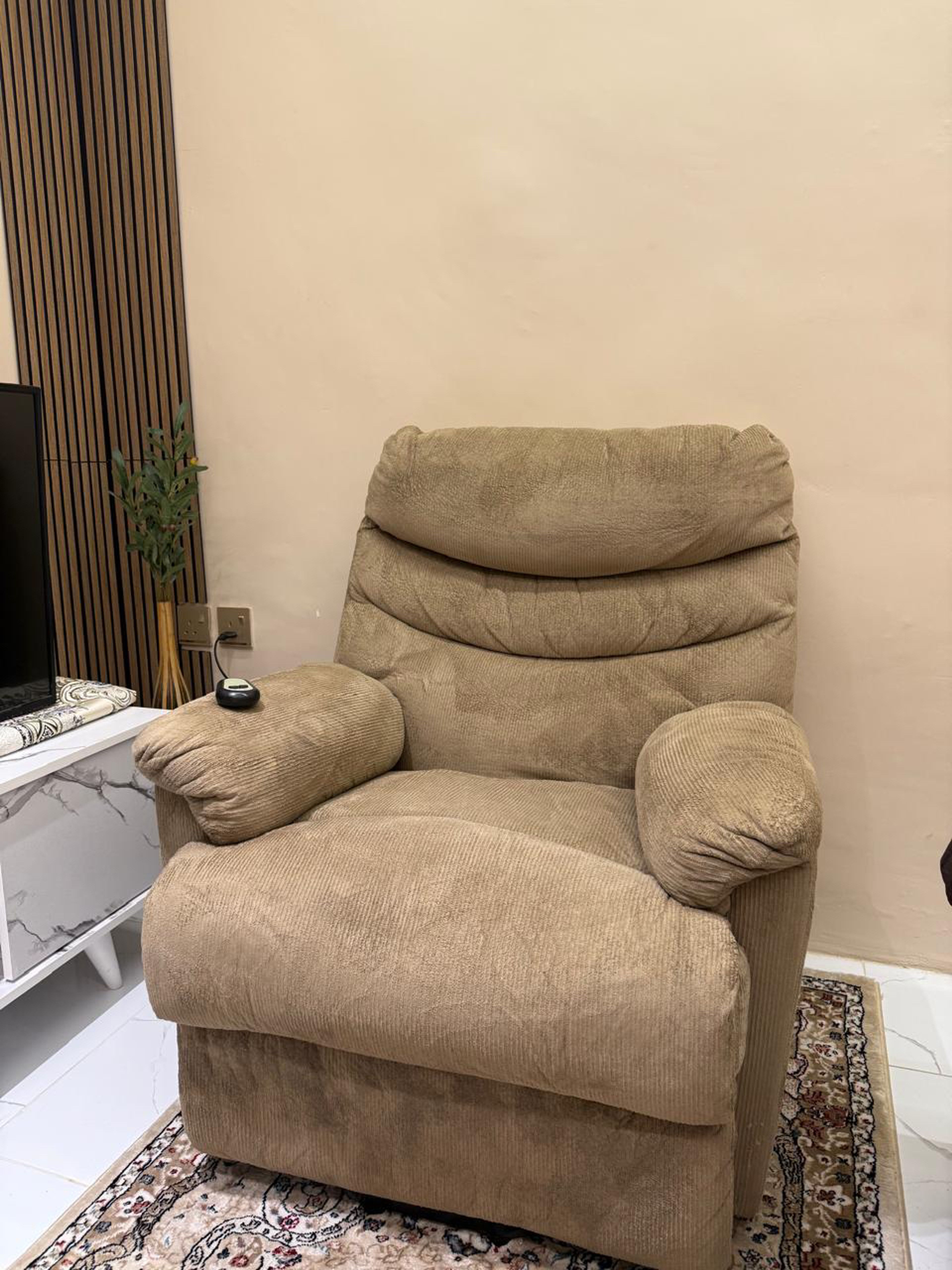 https://img.gathern.co/1400x0/1/1dWQLzRh2FWSoVxFkWgpgTwkTZNDr4Ef.jpg