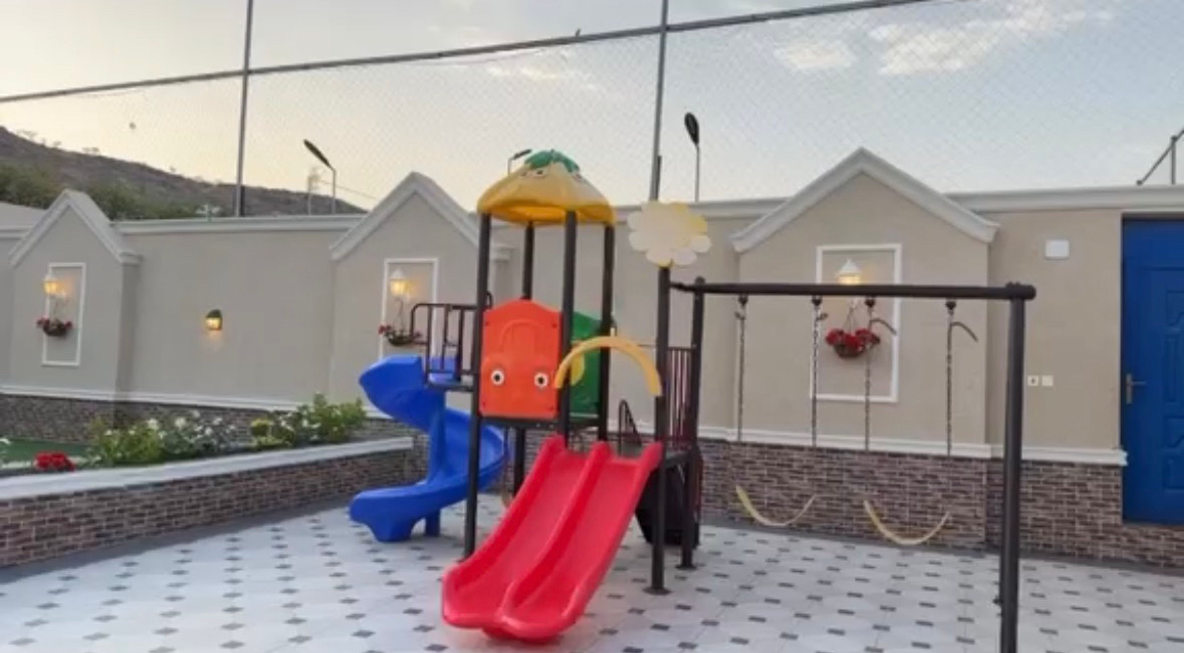 https://img.gathern.co/1024x0/1/1jpw2BYIH_7MDE1Qb8rRIkinZczfl-w1.jpg