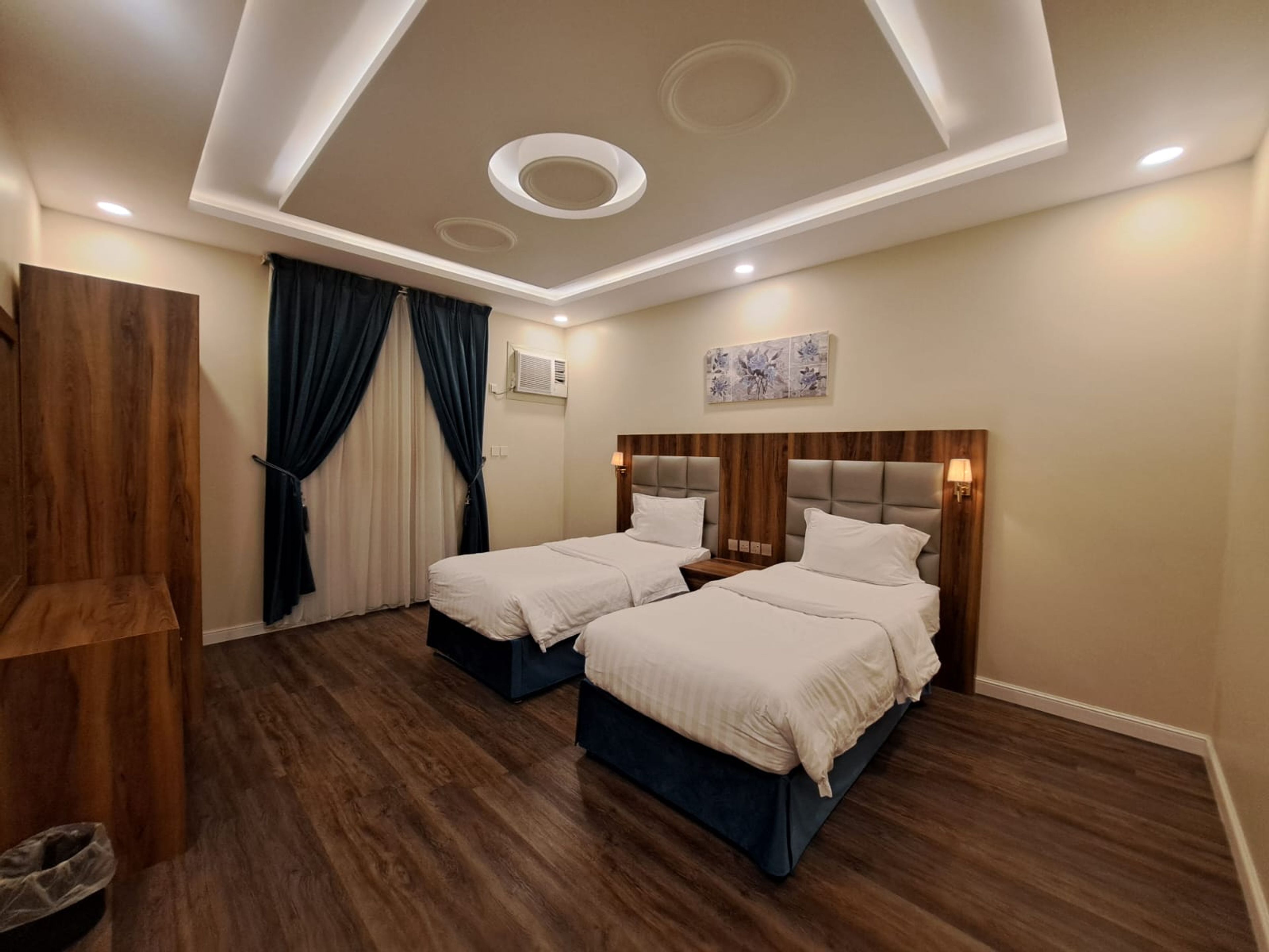 https://img.gathern.co/1024x0/1/1k-EoYRcdmnftnyhqsrIuQPdmp-beDok.jpg
