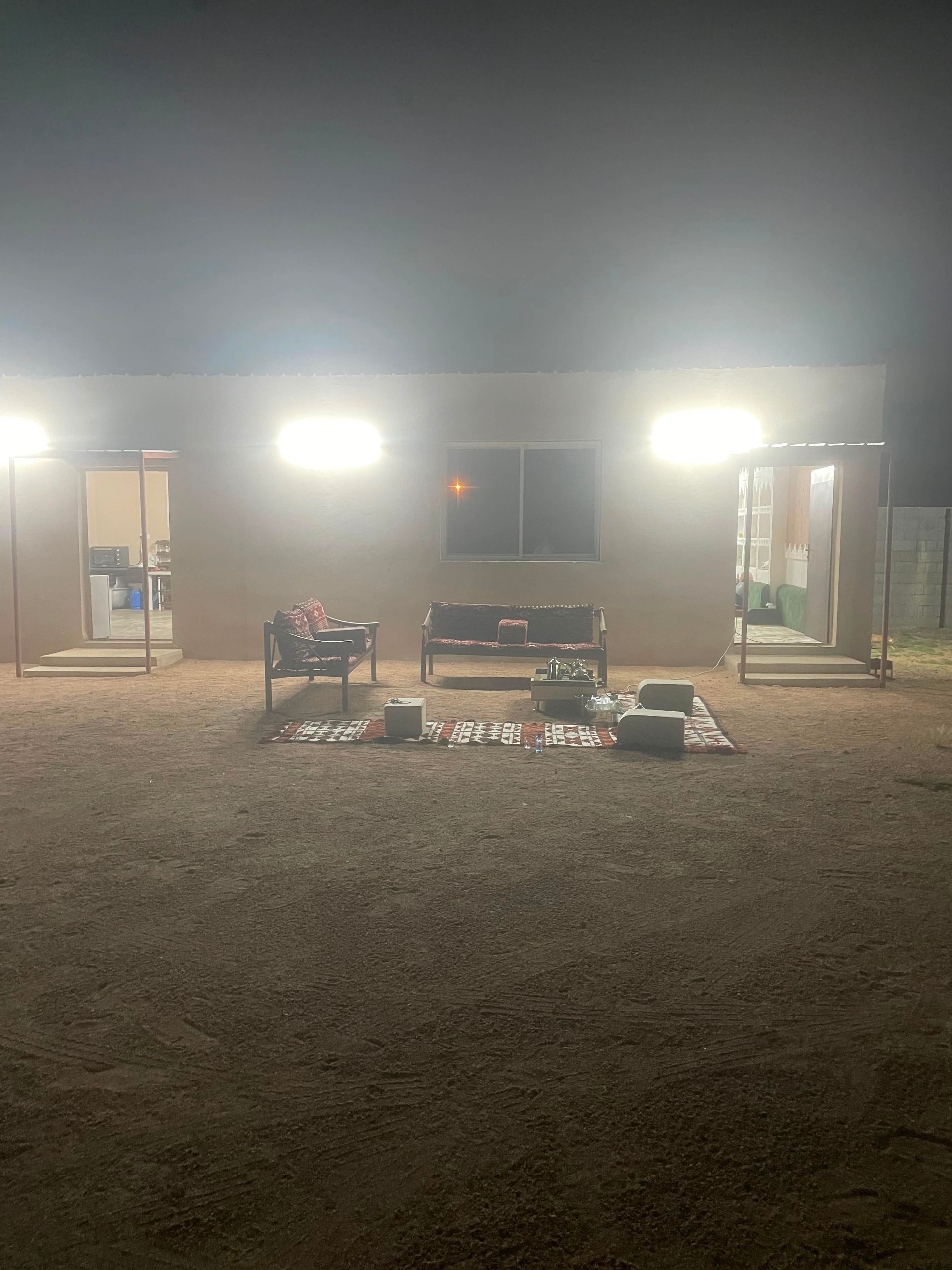 https://img.gathern.co/1400x0/1/1o3zMB86BZPcOJs2iOD8f0fIpaHJQgnU.jpeg