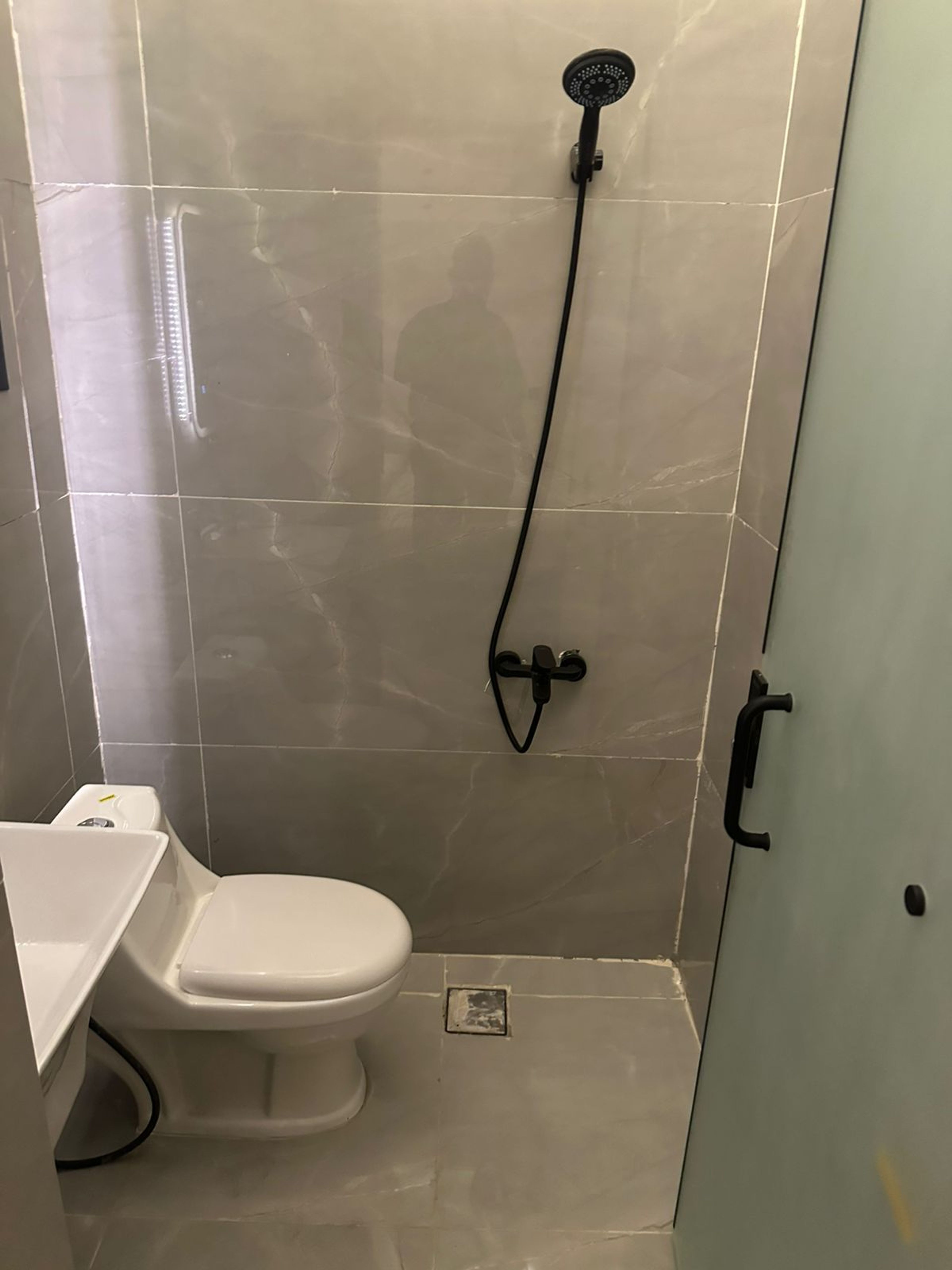 https://img.gathern.co/1400x0/1/25qs5g4JdaYCGJ8DDPh69jEBiaoCUu-L.jpeg