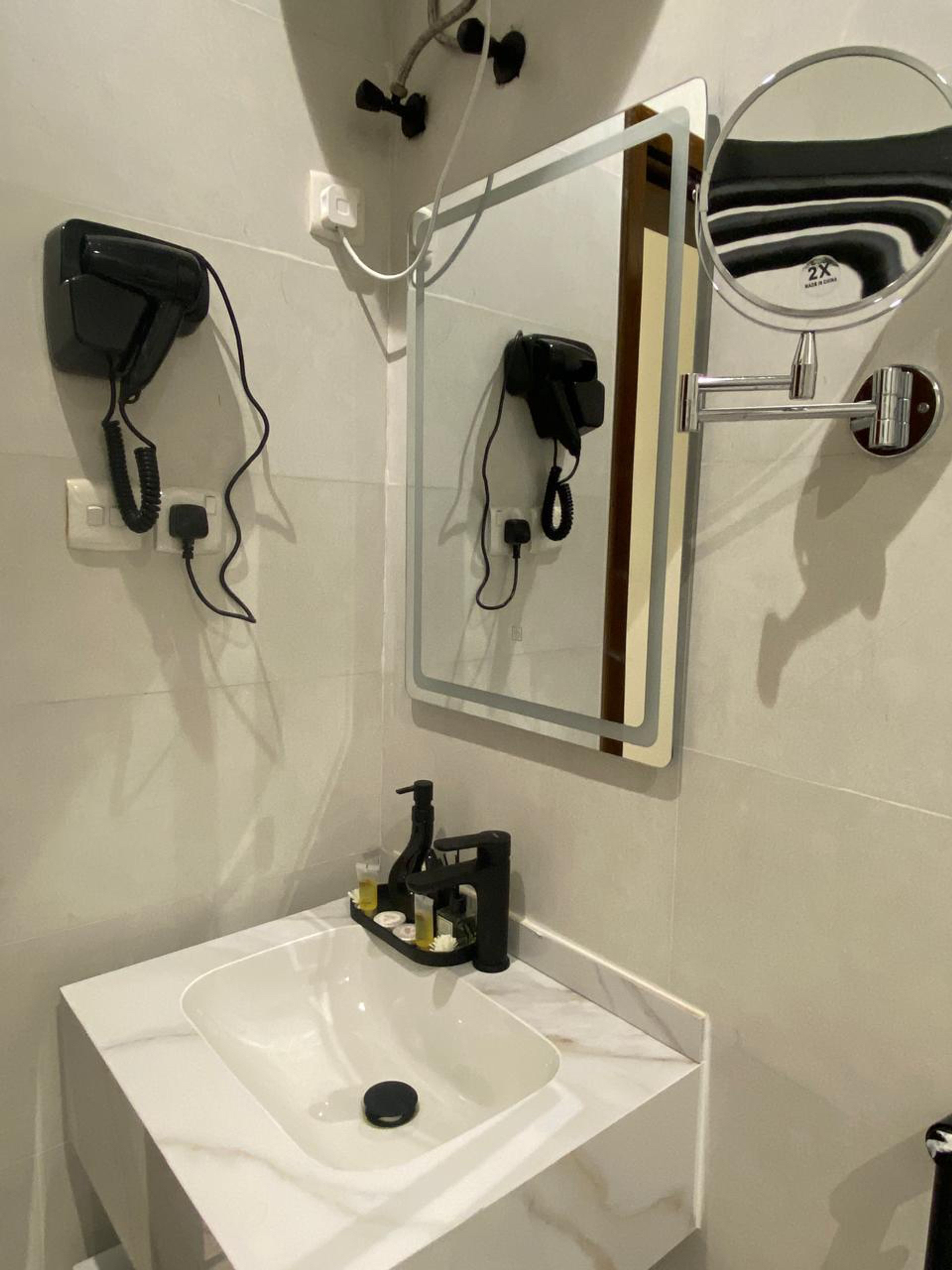 https://img.gathern.co/1024x0/1/29wOohM6Xop0IV4s9jwwAOtiUCEjgiY6.jpg