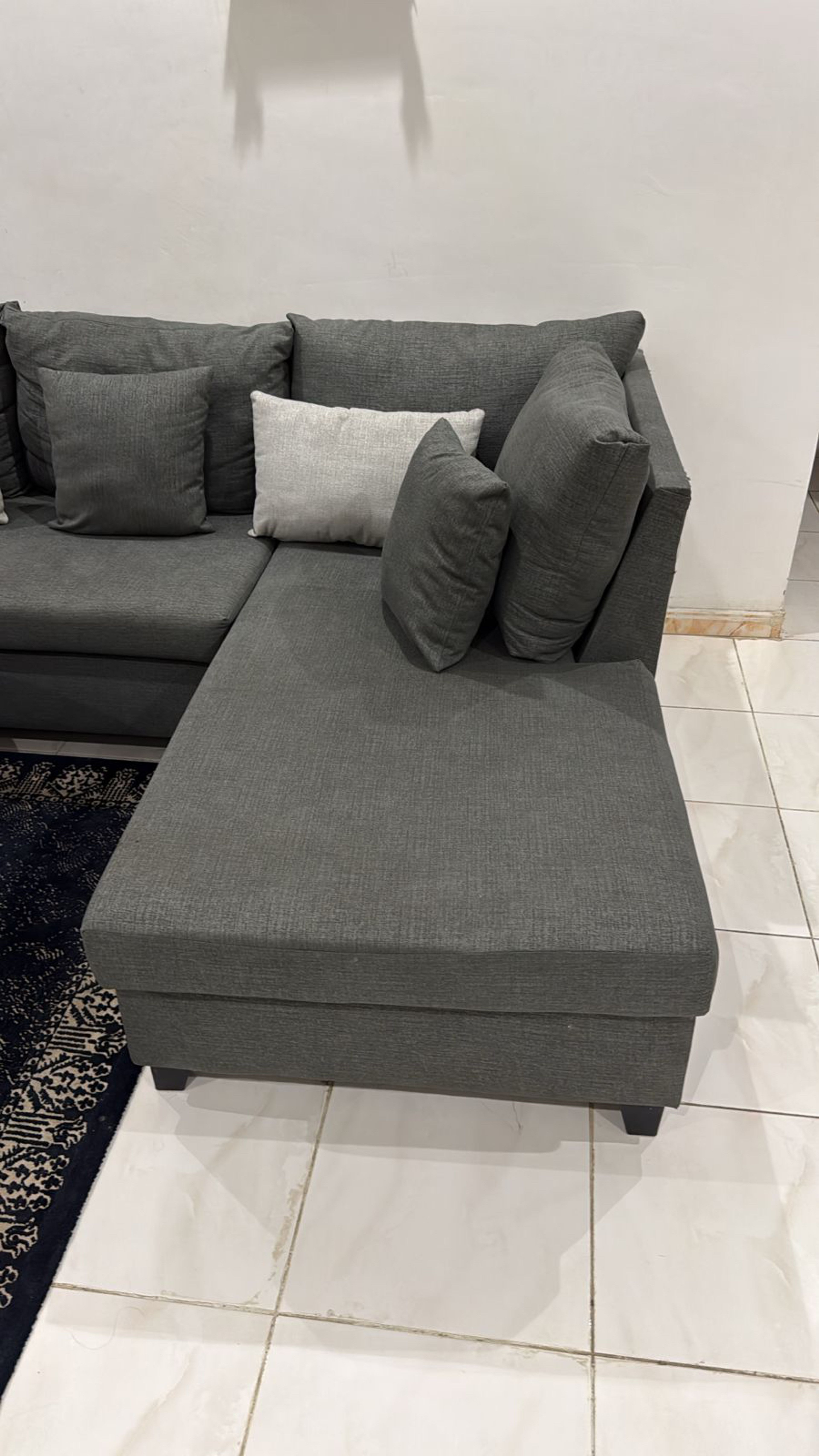 https://img.gathern.co/1400x0/1/2MJkvmQFsTYFEq_yHqrR4KcYkIPibVpF.jpg
