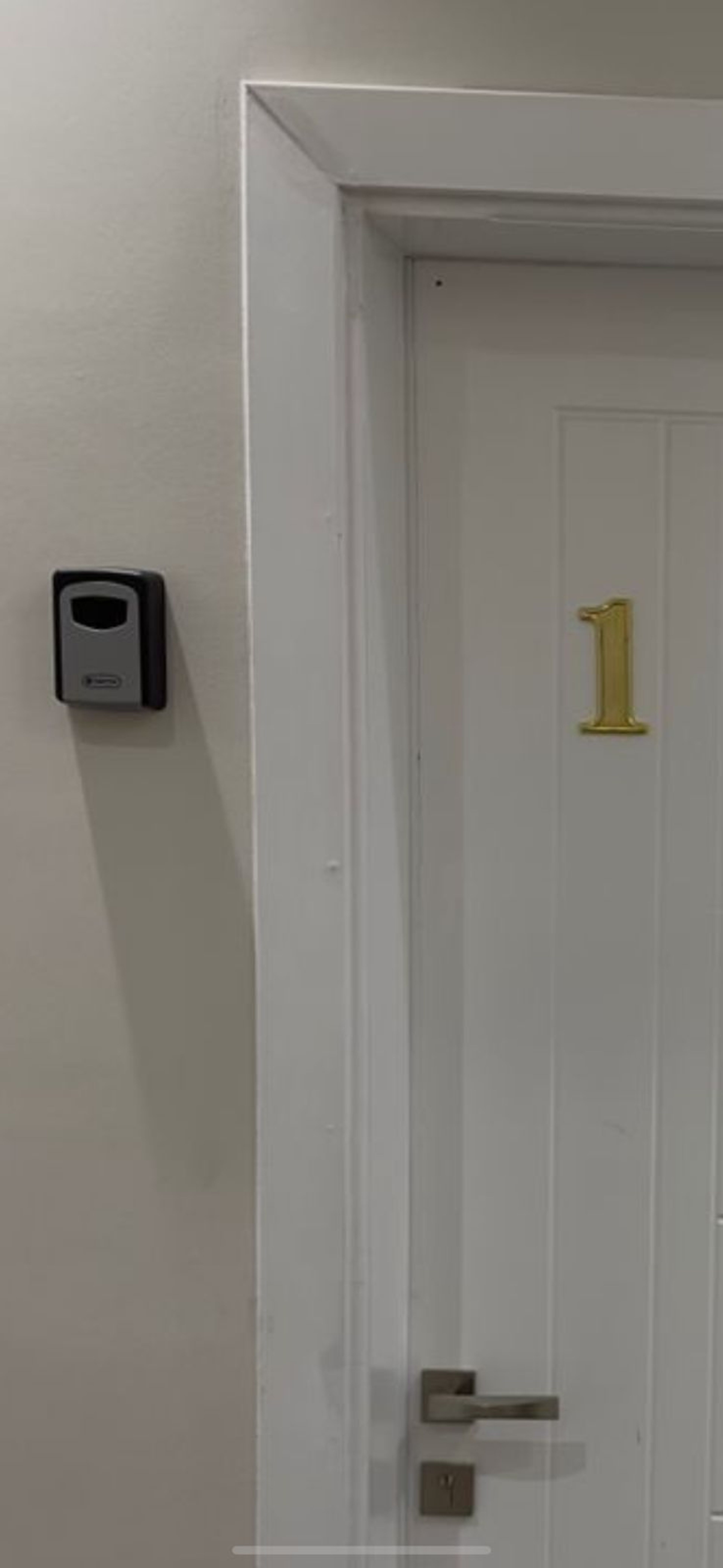 https://img.gathern.co/1400x0/1/2YGWfROpjNQoS0tUh6nw7mk_Lr4G0Lek.jpeg