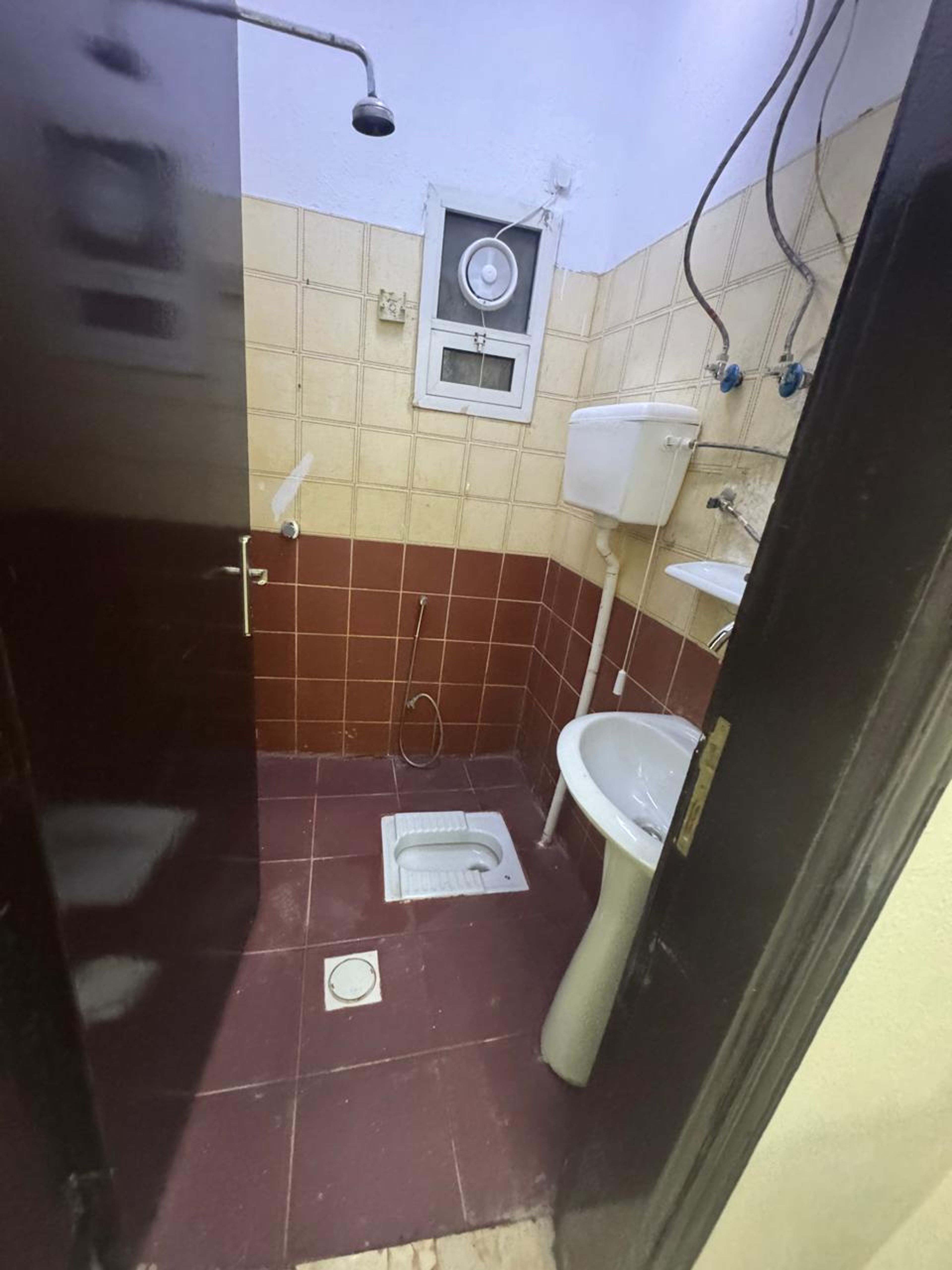 https://img.gathern.co/1400x0/1/2sgX9wDMxA62S1fH_F-rOREJk9cm_FjL.jpeg