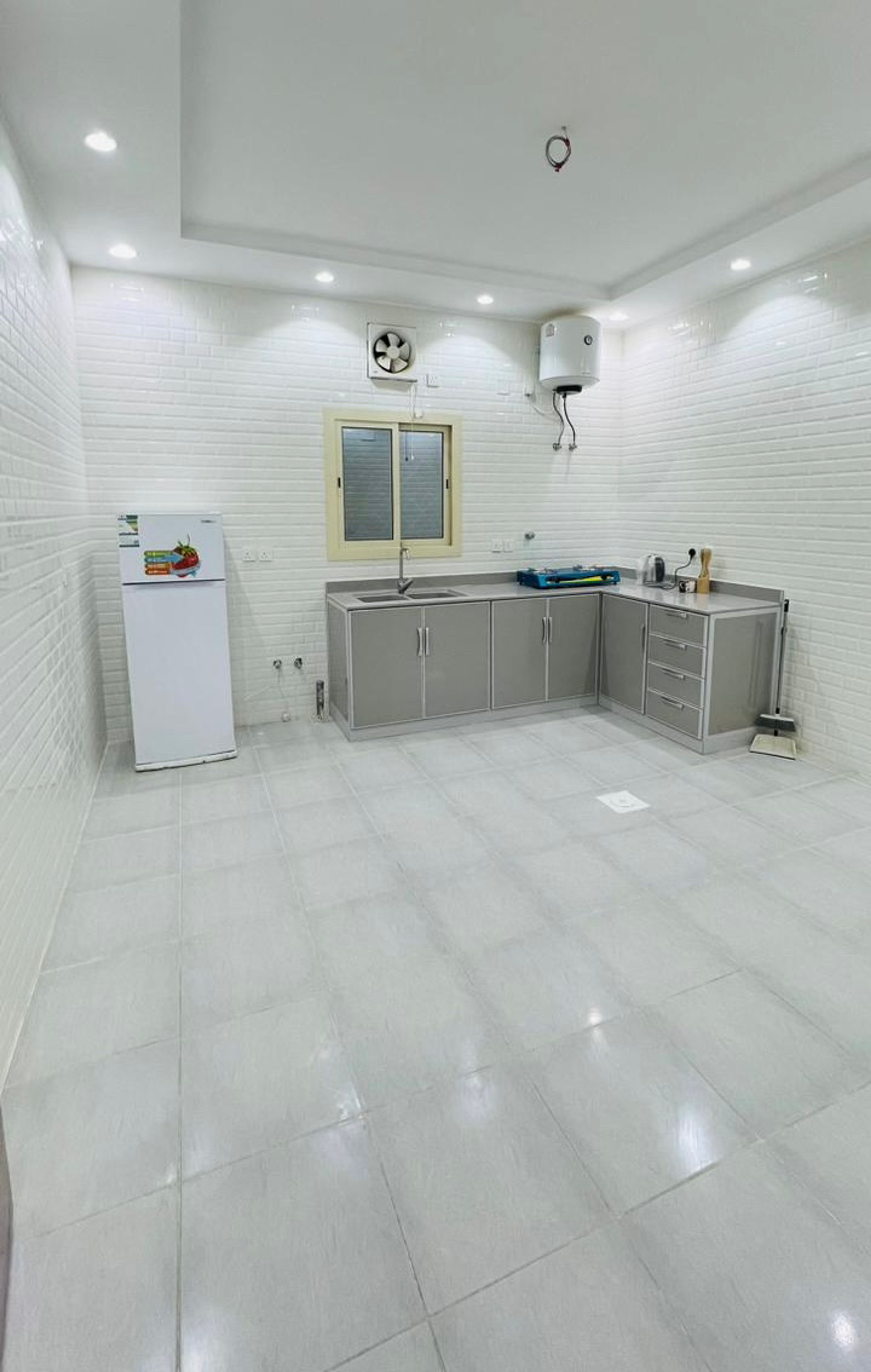 https://img.gathern.co/1400x0/1/2ySarSh6V5Gdo1JXXxmgPGnBblnveK0I.jpg