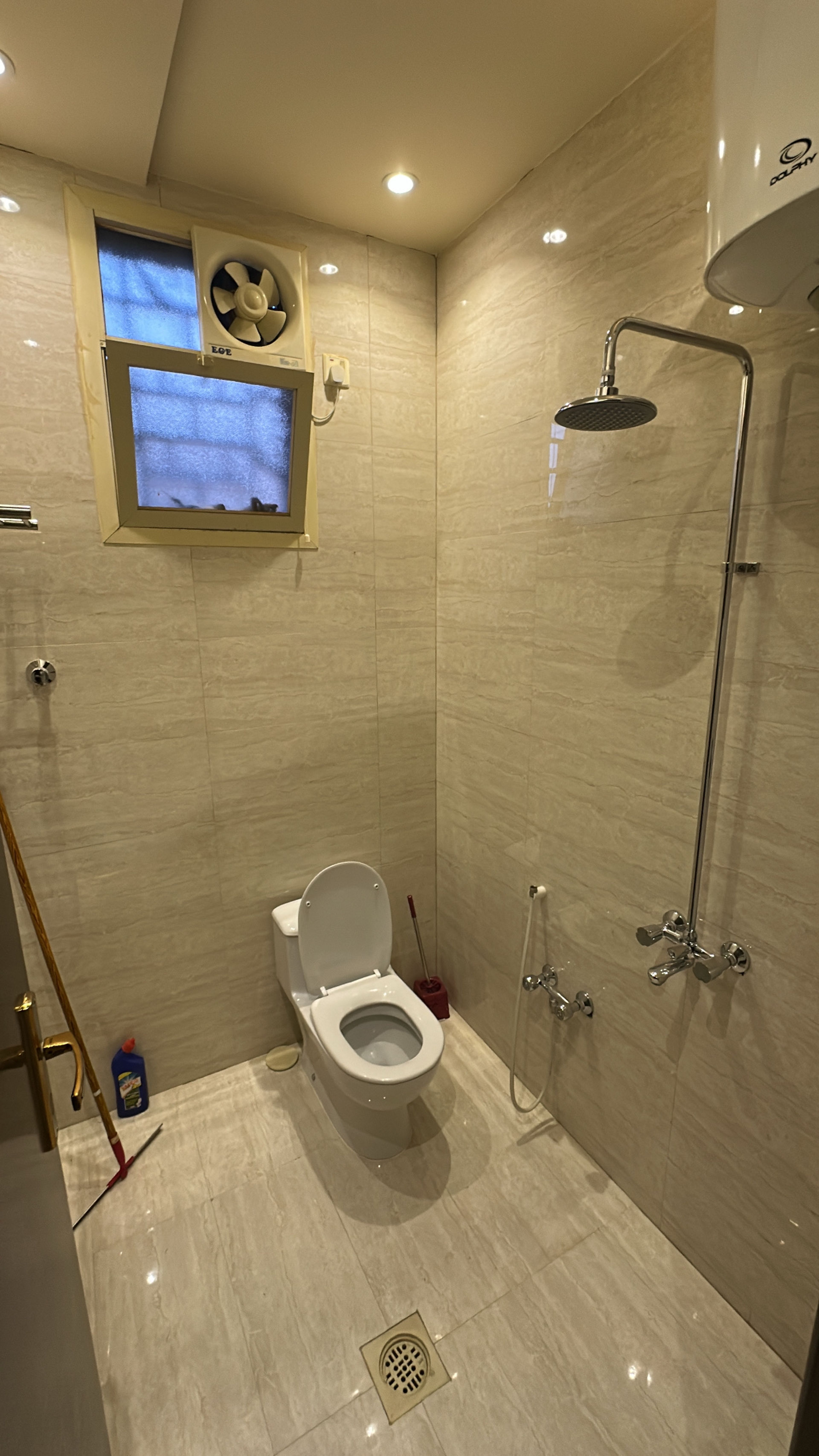 https://img.gathern.co/1400x0/1/33sQm6t9fK6UMJF-sjQOSYH3zIJoAcuN.jpg
