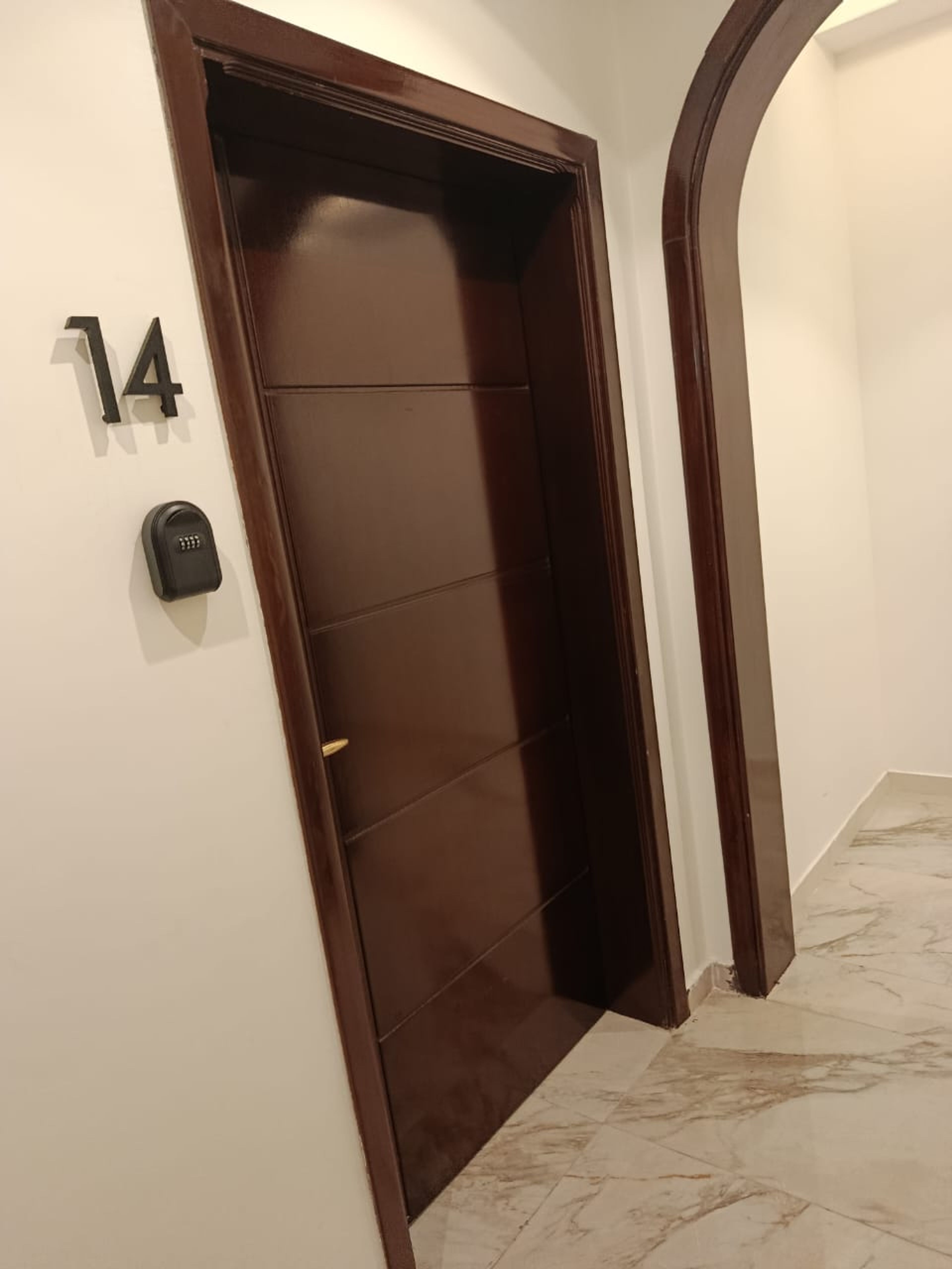 https://img.gathern.co/1024x0/1/3BfX1b92rpaGQlEBdwQw9PclbeJb9Boj.jpeg