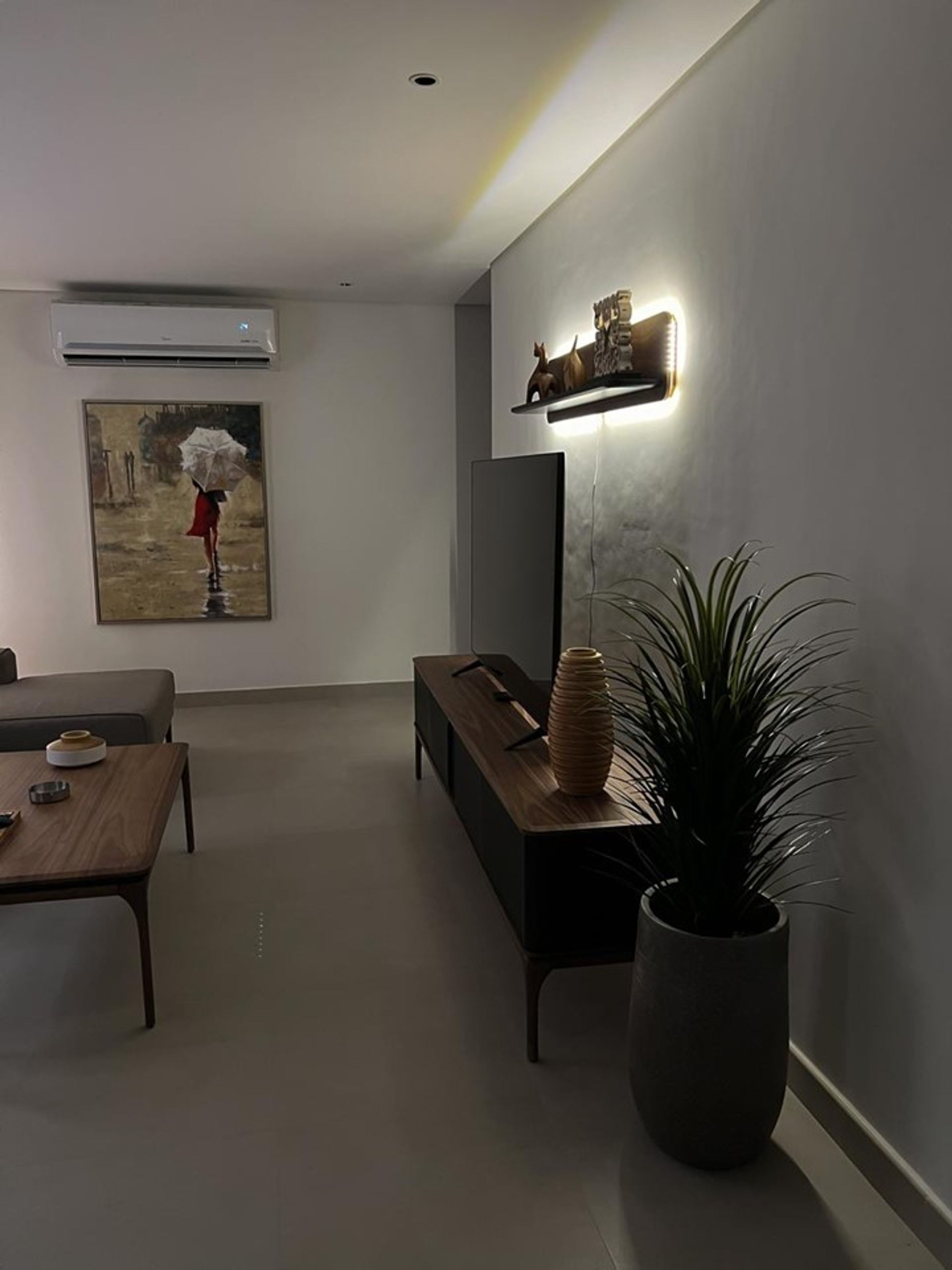 https://img.gathern.co/1400x0/1/3DmlmB21zushzOUJBv0KsgIZ623zxYlu.jpg