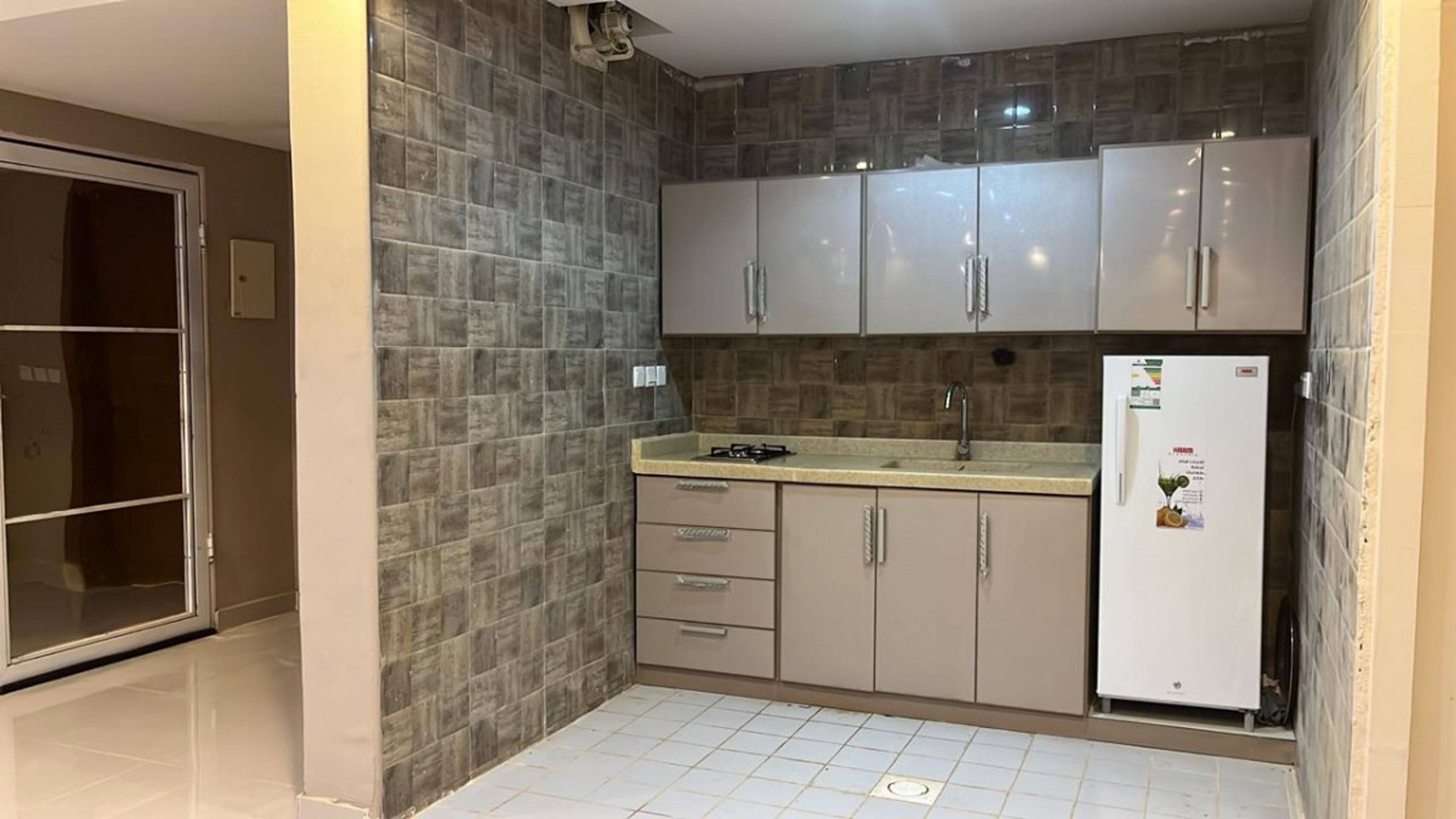 https://img.gathern.co/1400x0/1/3OkW-g9QT-_n3XYff1m7P9x7Qc1al0Y0.jpg
