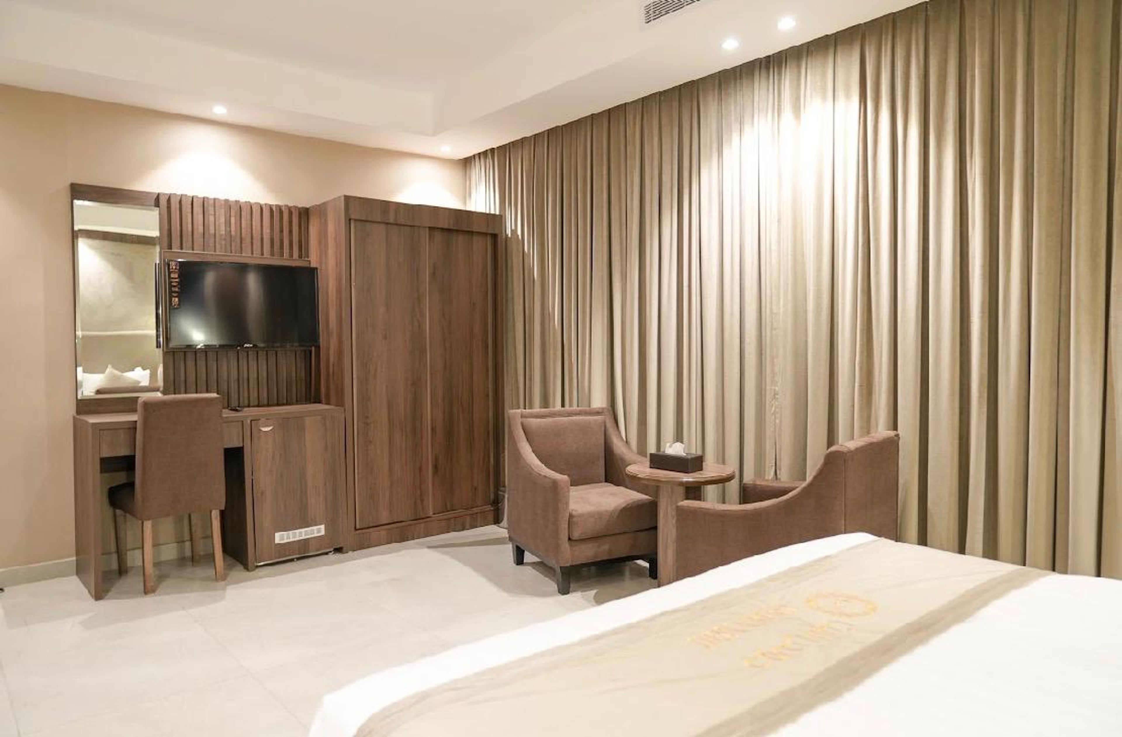 https://img.gathern.co/1024x0/1/3RIUKYaQ2CEzx3n_PeTBAd-b0YHFgIl_.jpg