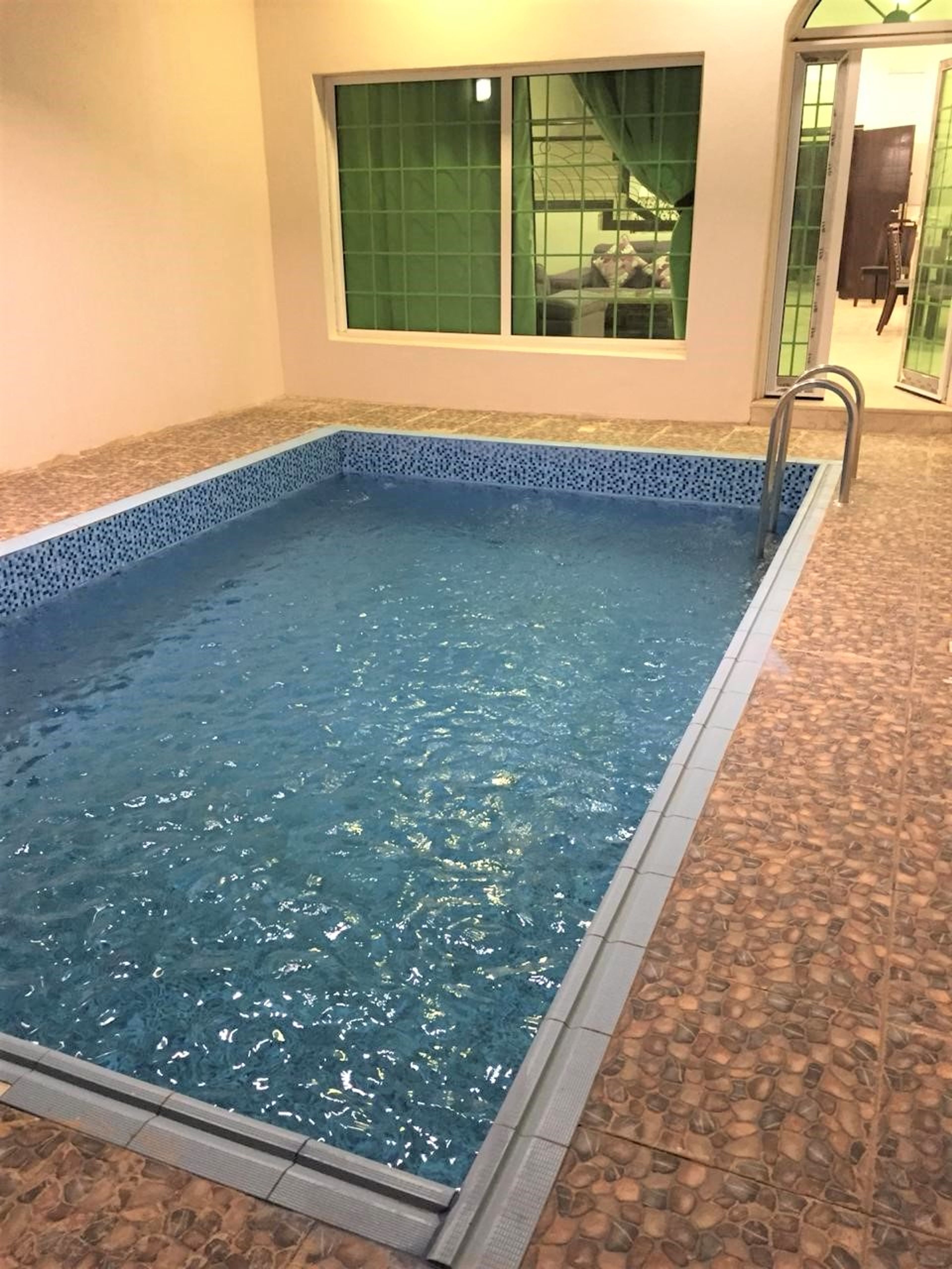 https://img.gathern.co/1400x0/1/3WcHiA6lmw90I3Z3ih8oFWuiCEILK9S1.jpg