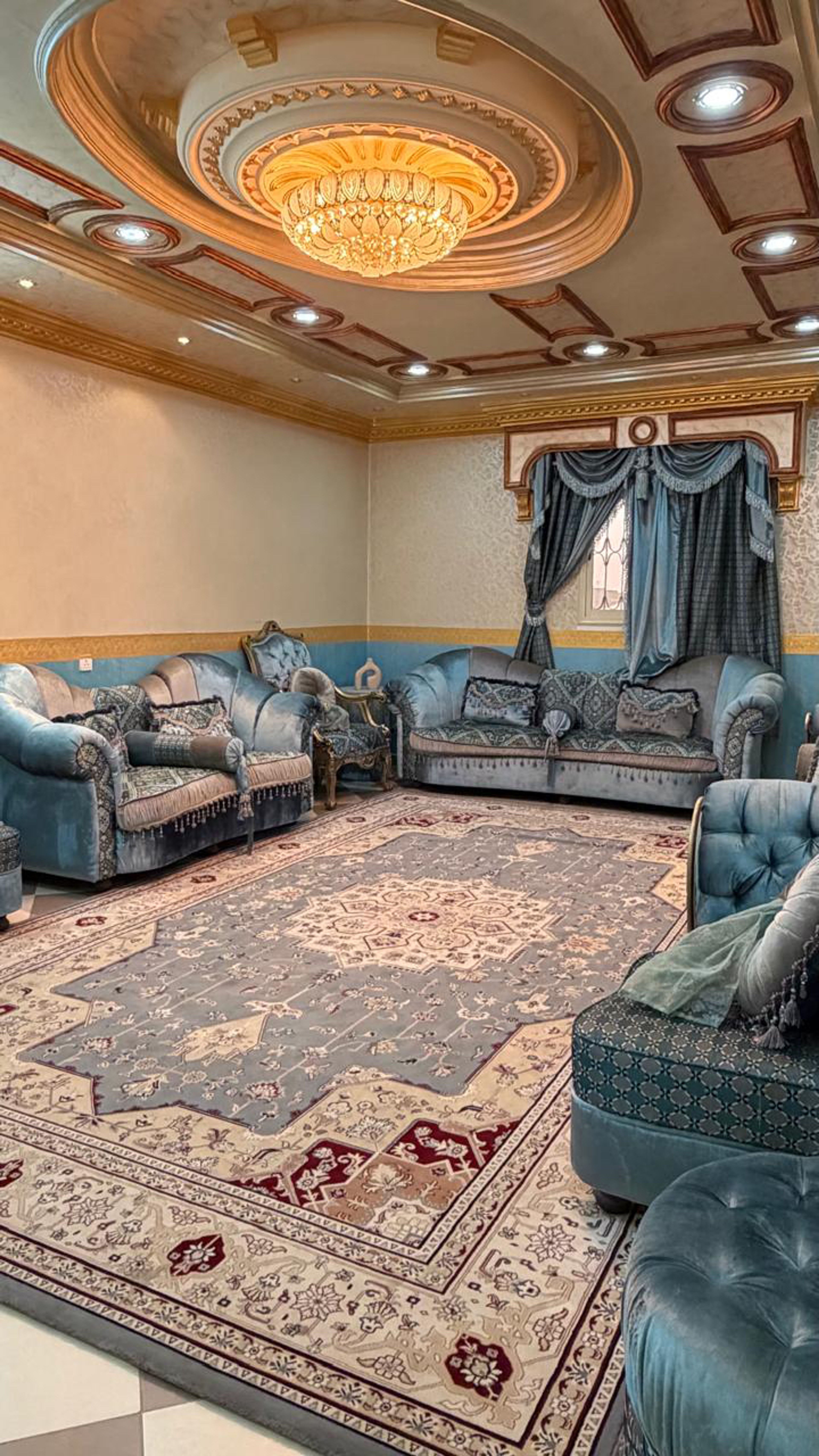https://img.gathern.co/1400x0/1/3Z3aHdih5hhyqvPy95W-gp1NB4oi6PYZ.jpg