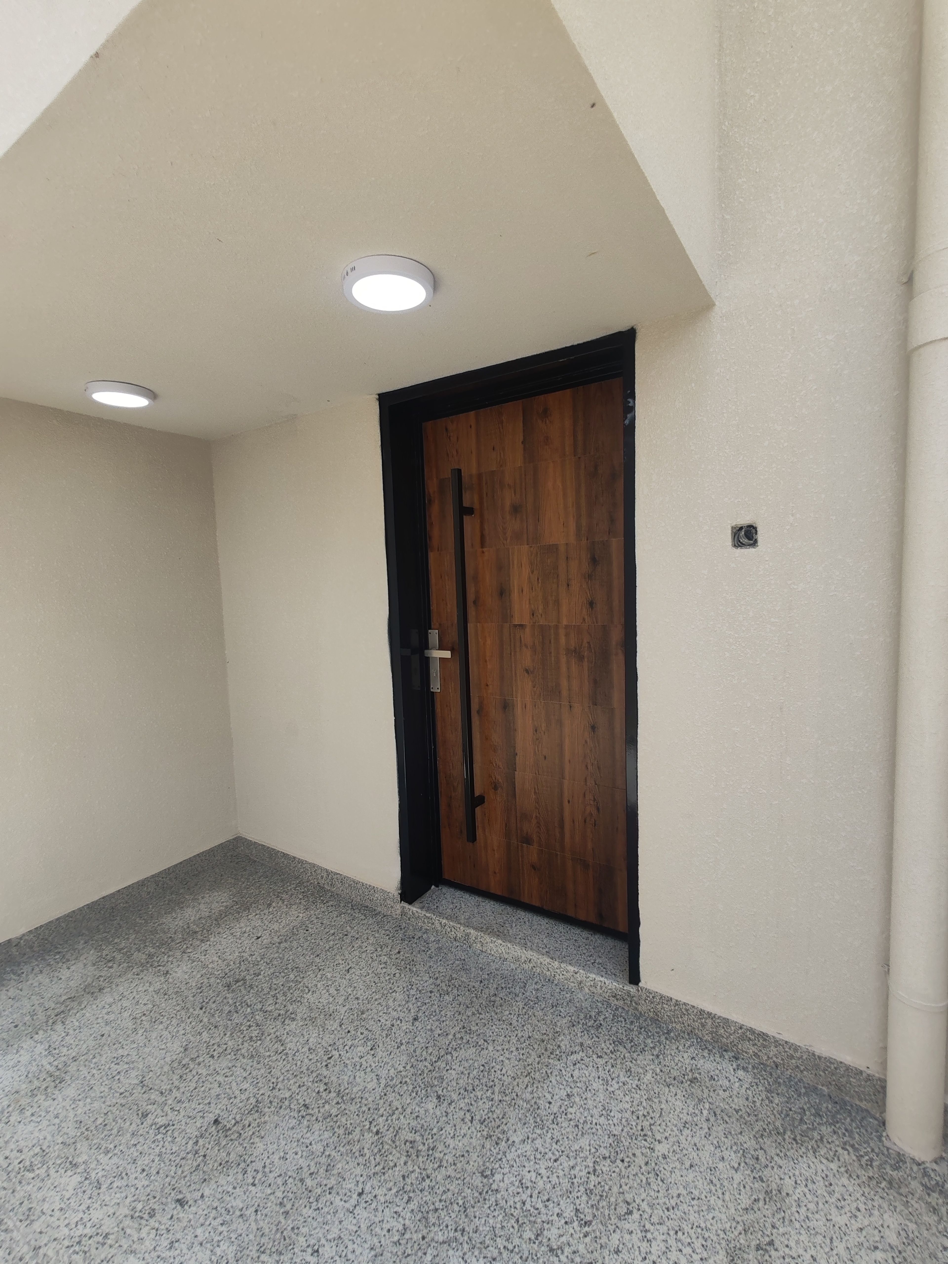 https://img.gathern.co/1024x0/1/3frT1n7_UFLhPDHF9Uz6W6nWH8KrKd_v.jpg