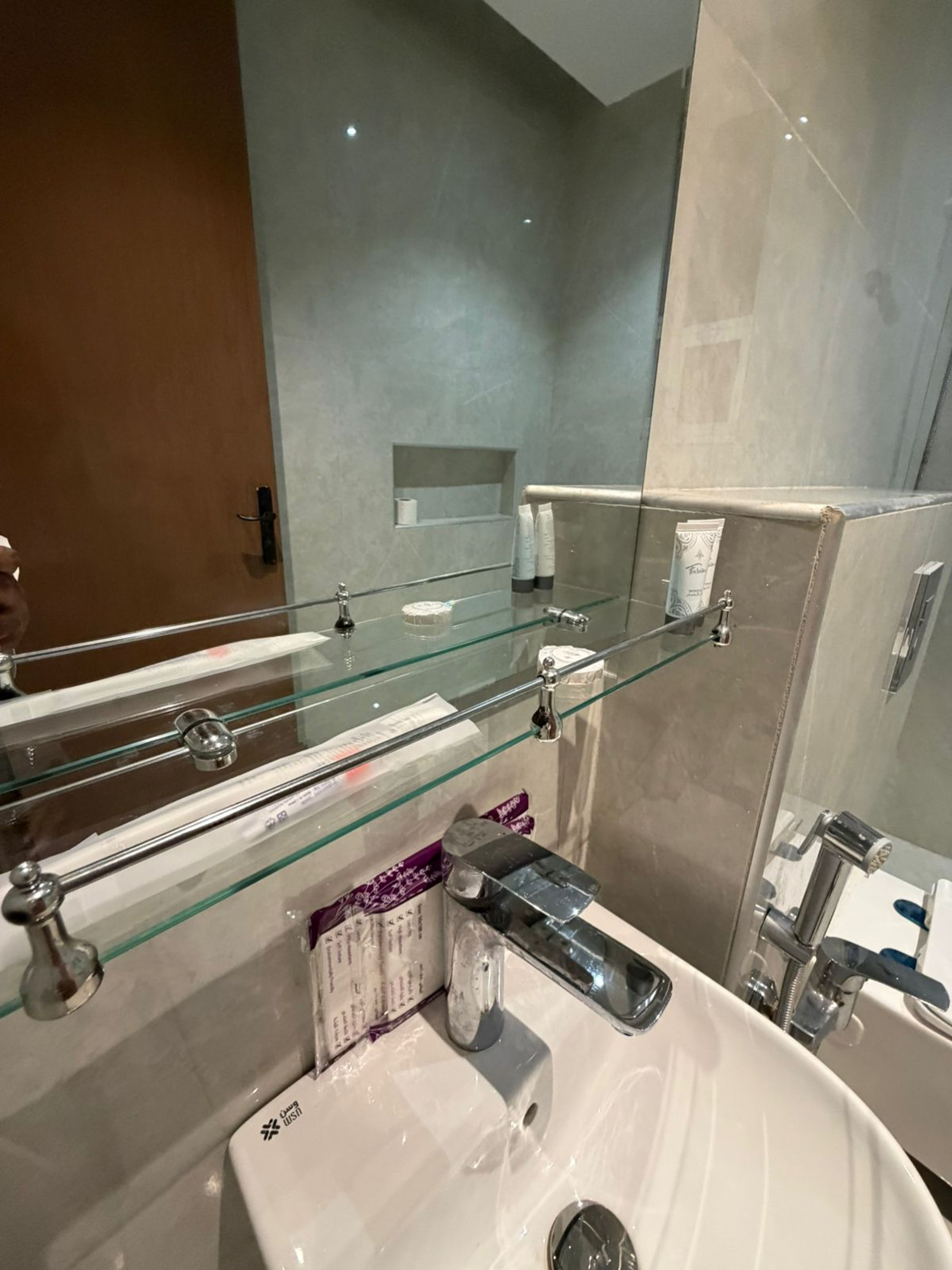 https://img.gathern.co/1400x0/1/3sbRPFqLd-gfo3lTHOGIMidjXPg5ho3-.jpeg
