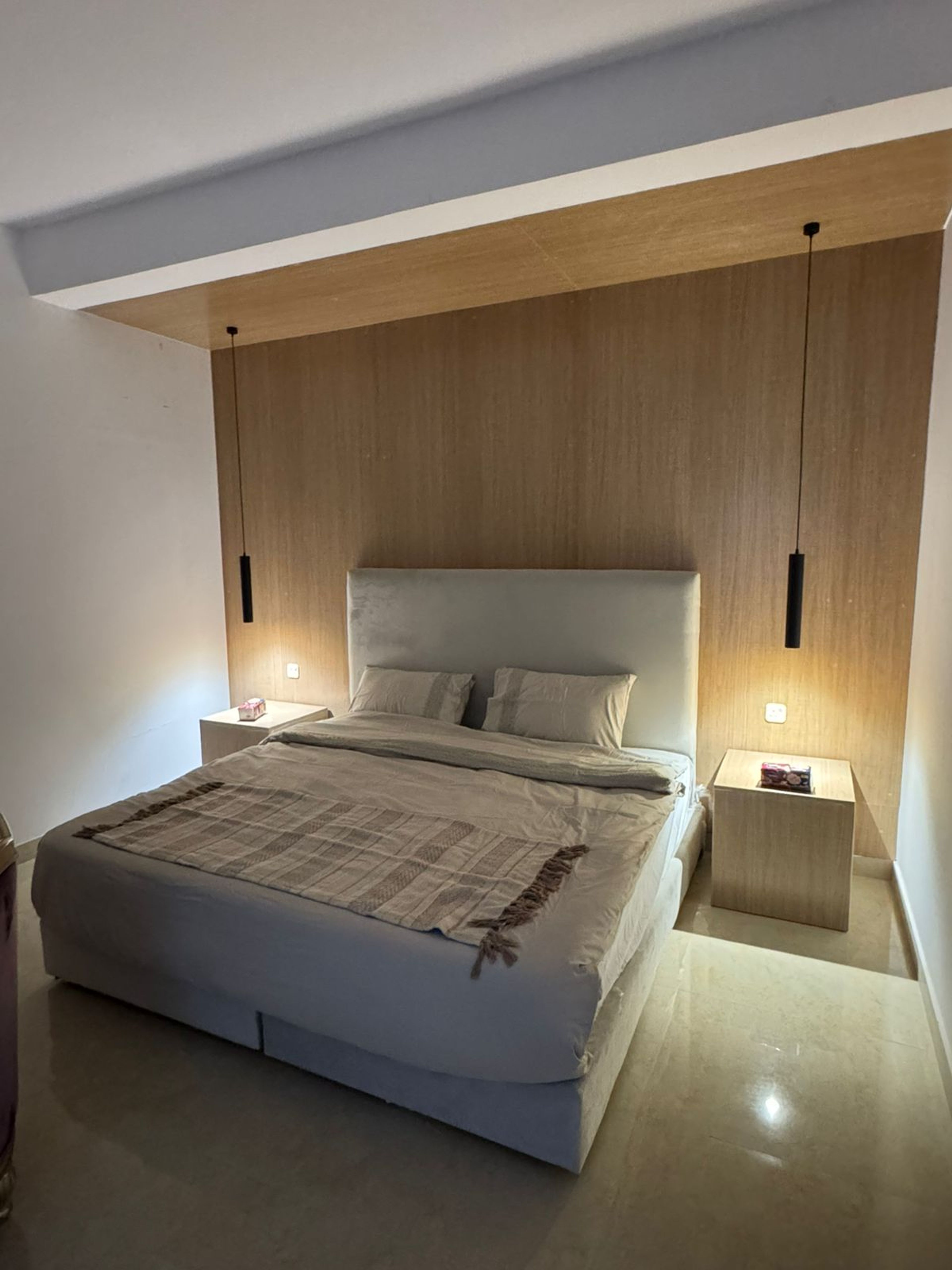 https://img.gathern.co/1400x0/1/3whVfaSs71hWlujFtixn8uxZHQVNKgct.jpeg