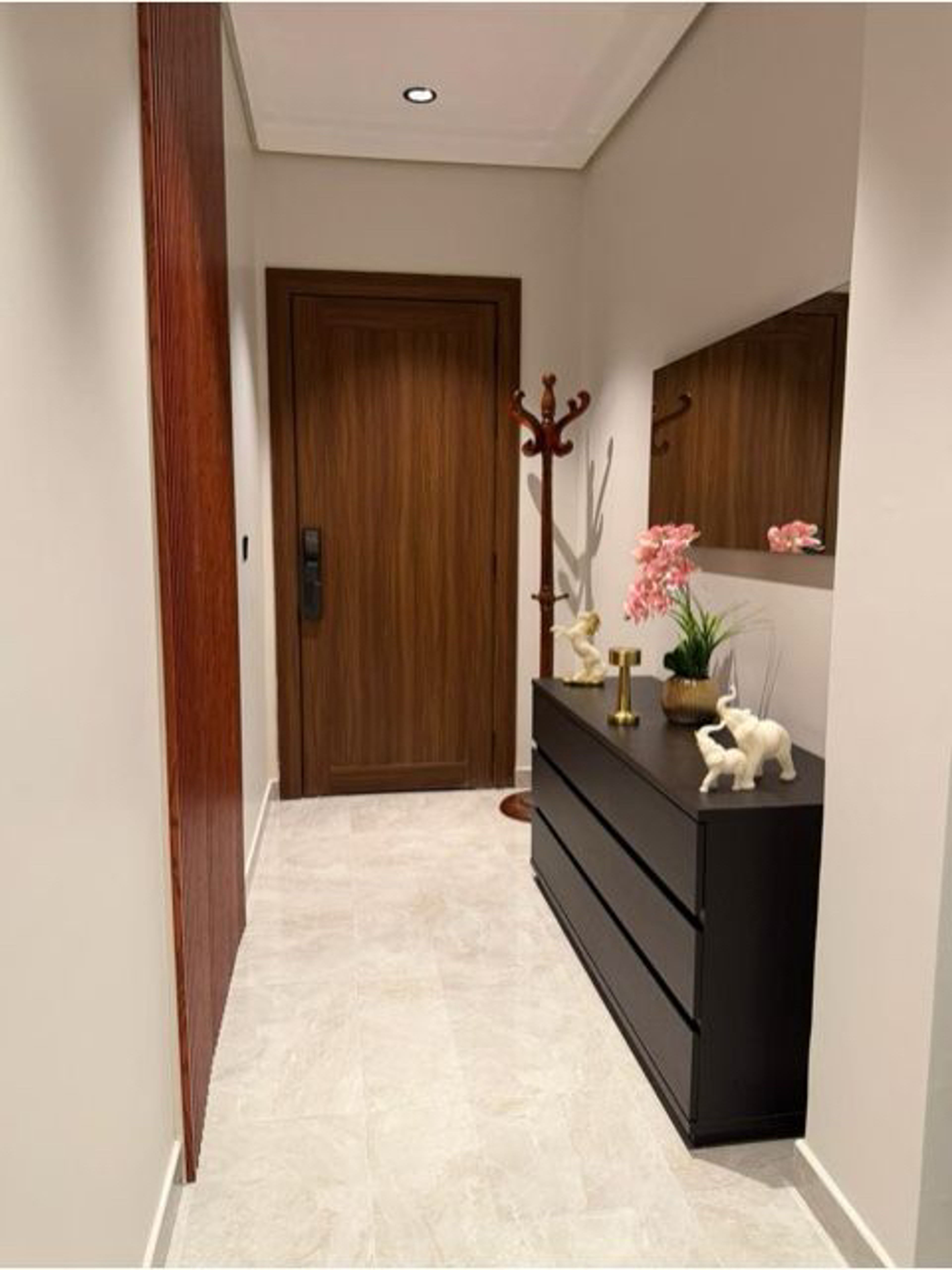 https://img.gathern.co/1400x0/1/4Mc1qk5BfvY5dqXN00f5BXNHPlVDNpRn.jpg