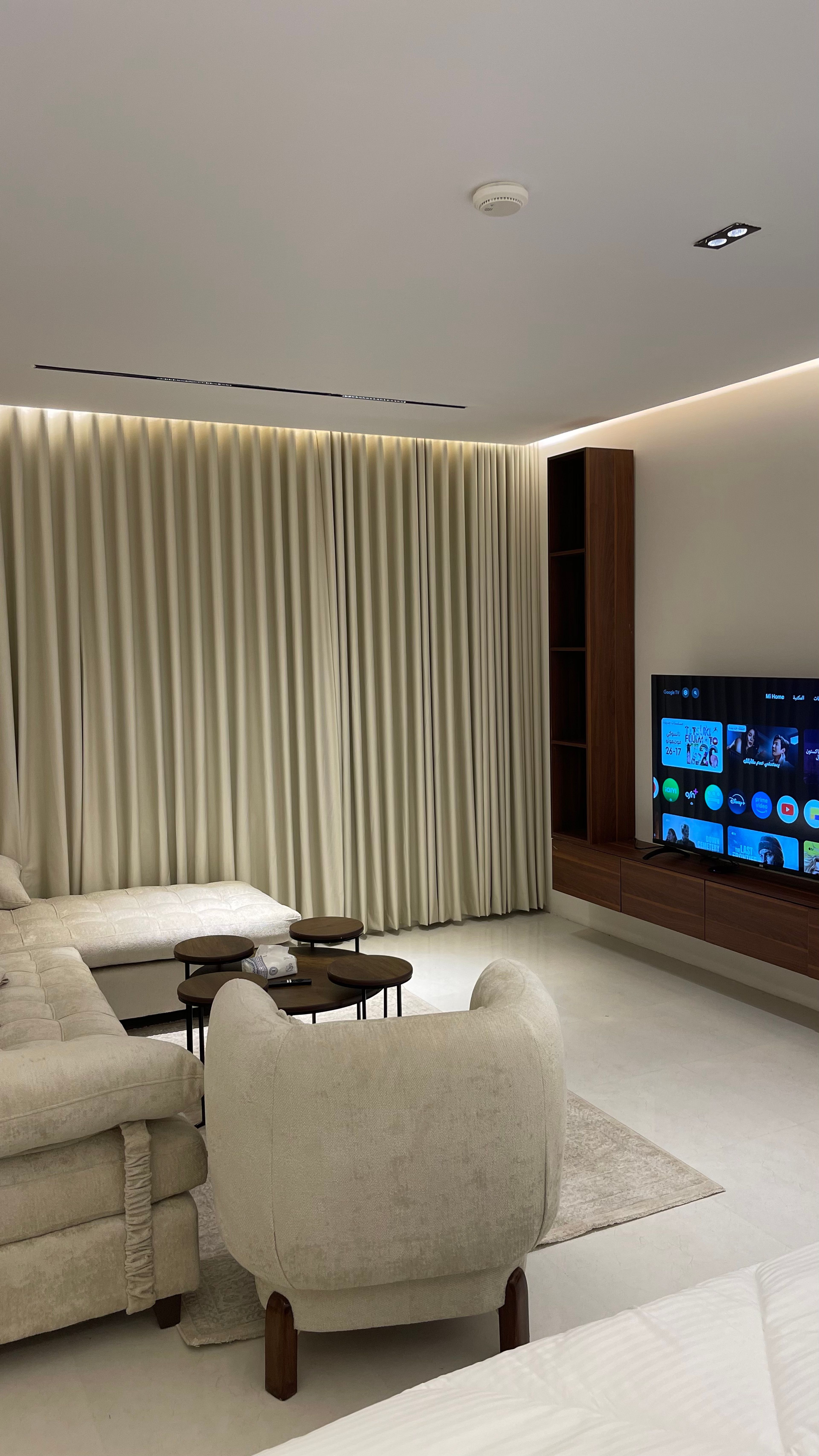 https://img.gathern.co/1400x0/1/4O5M54xh2fJ382fBIYeGNy1OjTEA2JZp.jpg