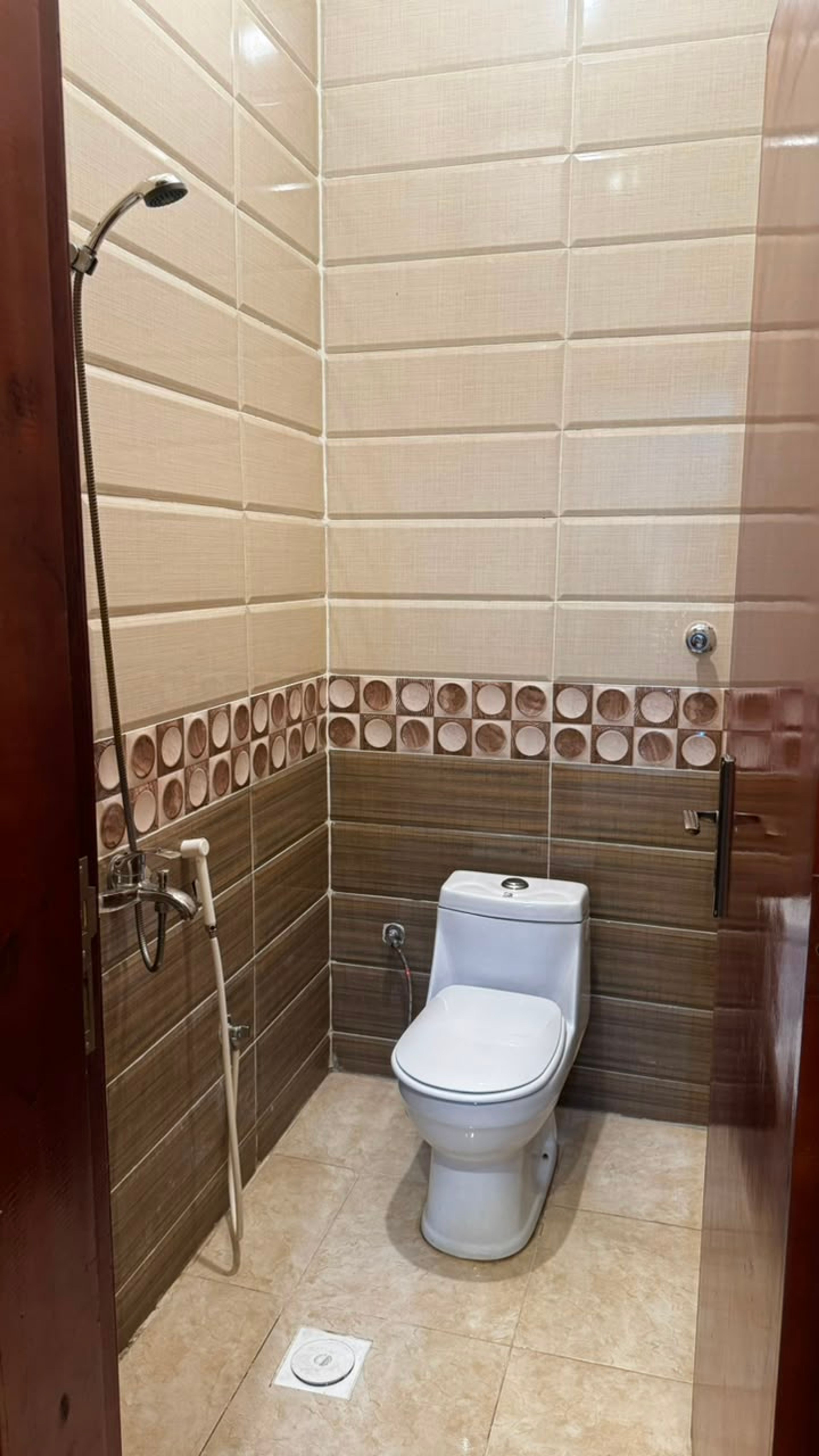 https://img.gathern.co/1024x0/1/57GxVfeHmS9lIG06JS9ipgnDGUO3f2B9.jpeg