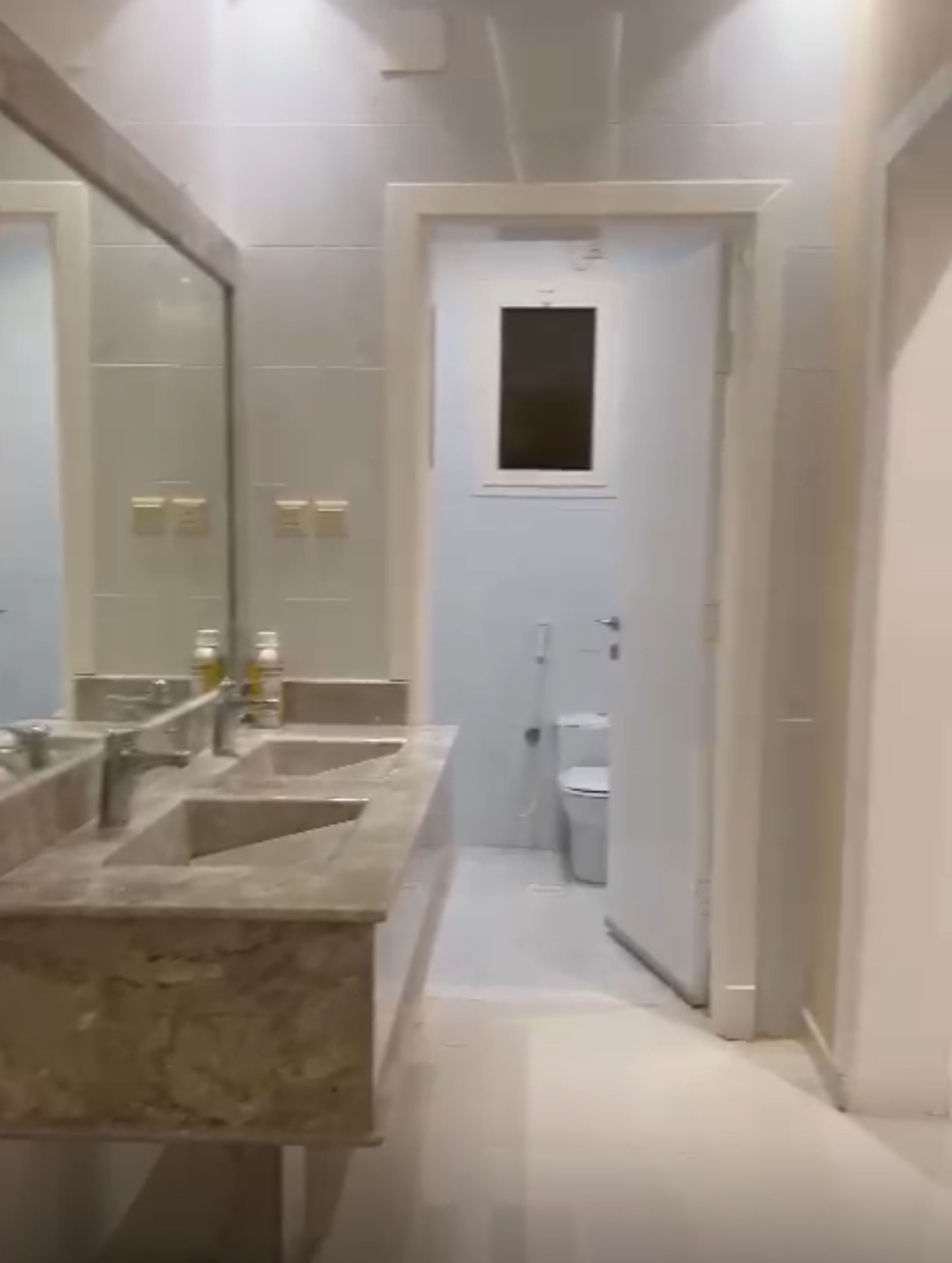 https://img.gathern.co/1400x0/1/5CRkqiXk9rT-qttlE9Q_VE6UgO2LVefL.jpg